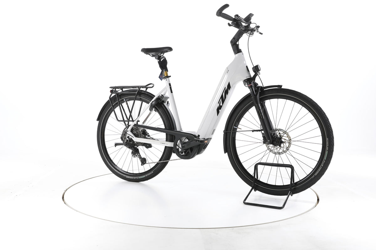 KTM Cento 10 Plus Trekking E-Bike Tiefeinsteiger 2025 - Image 2