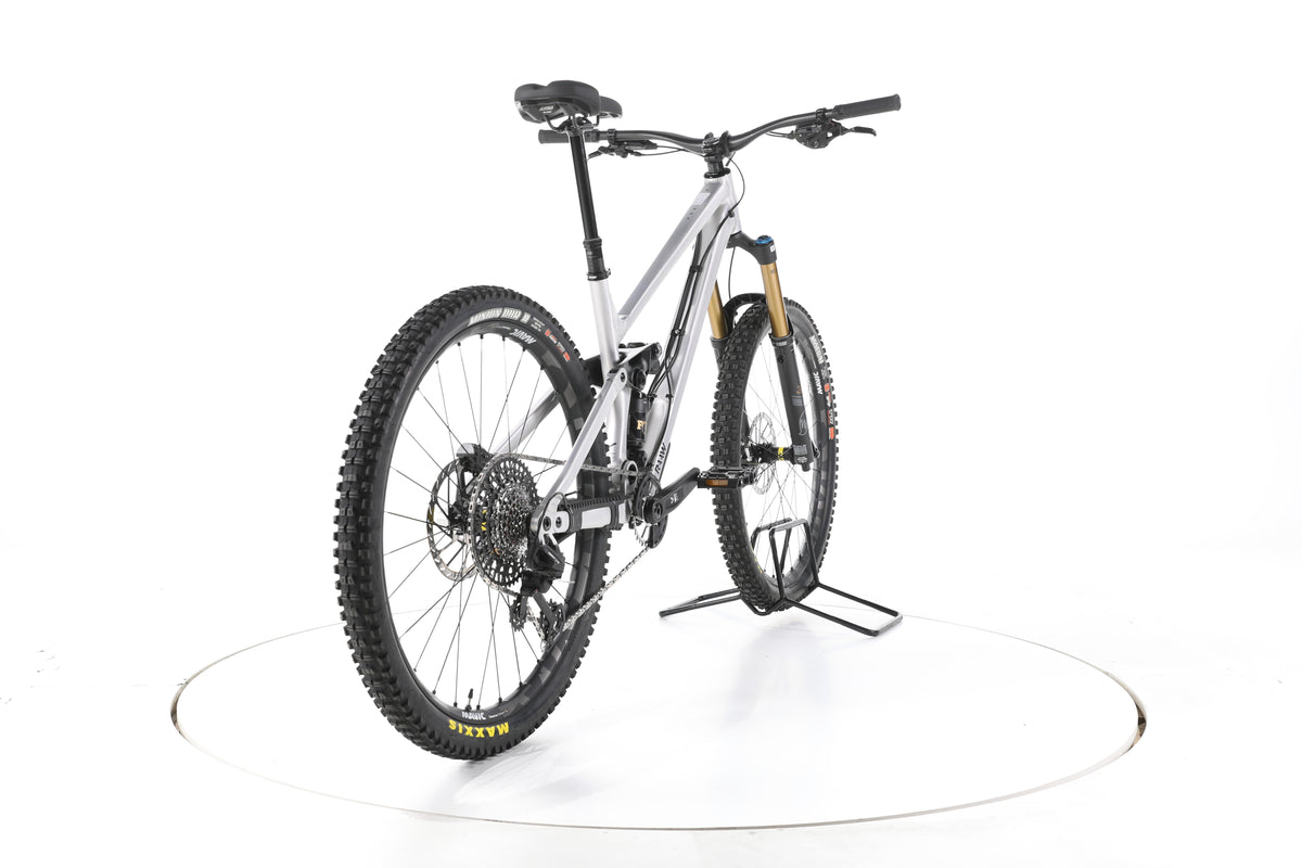RAAW Madonna V3 Fahrrad Fully - Image 11