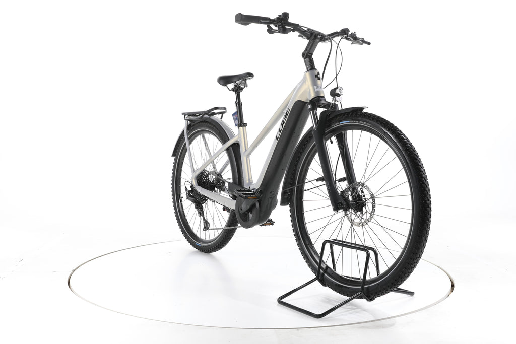 Cube Touring Hybrid Pro 625 Trekking E-Bike - Image 3