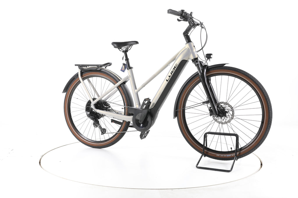 Cube Touring Hybrid Pro 625 Trekking E-Bike - Image 2