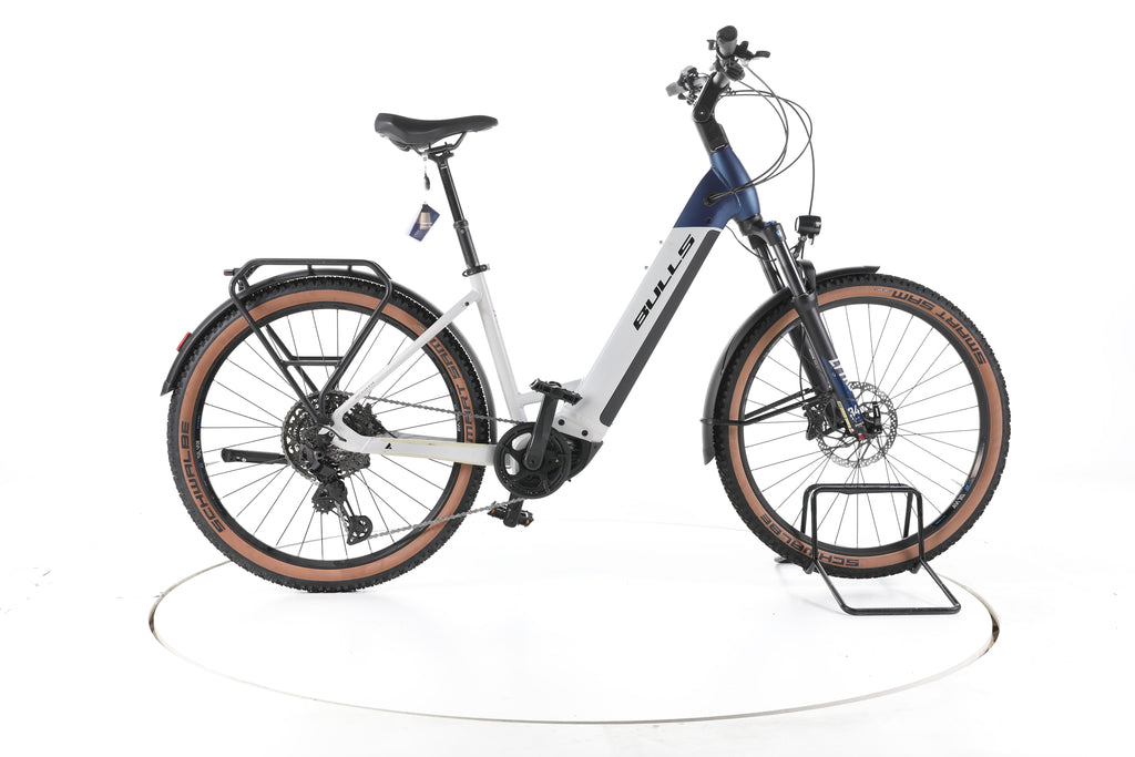 Bulls Iconic EVO 3 Trekking E-Bike Tiefeinsteiger - Image 1