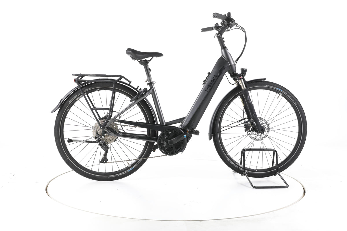Pegasus Premio Evo 10 Lite Trekking E-Bike Tiefeinsteiger - Image 1