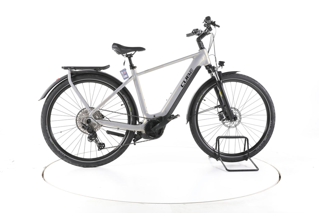 Cube Touring Hybrid Pro 625 Trekking E-Bike - Image 1