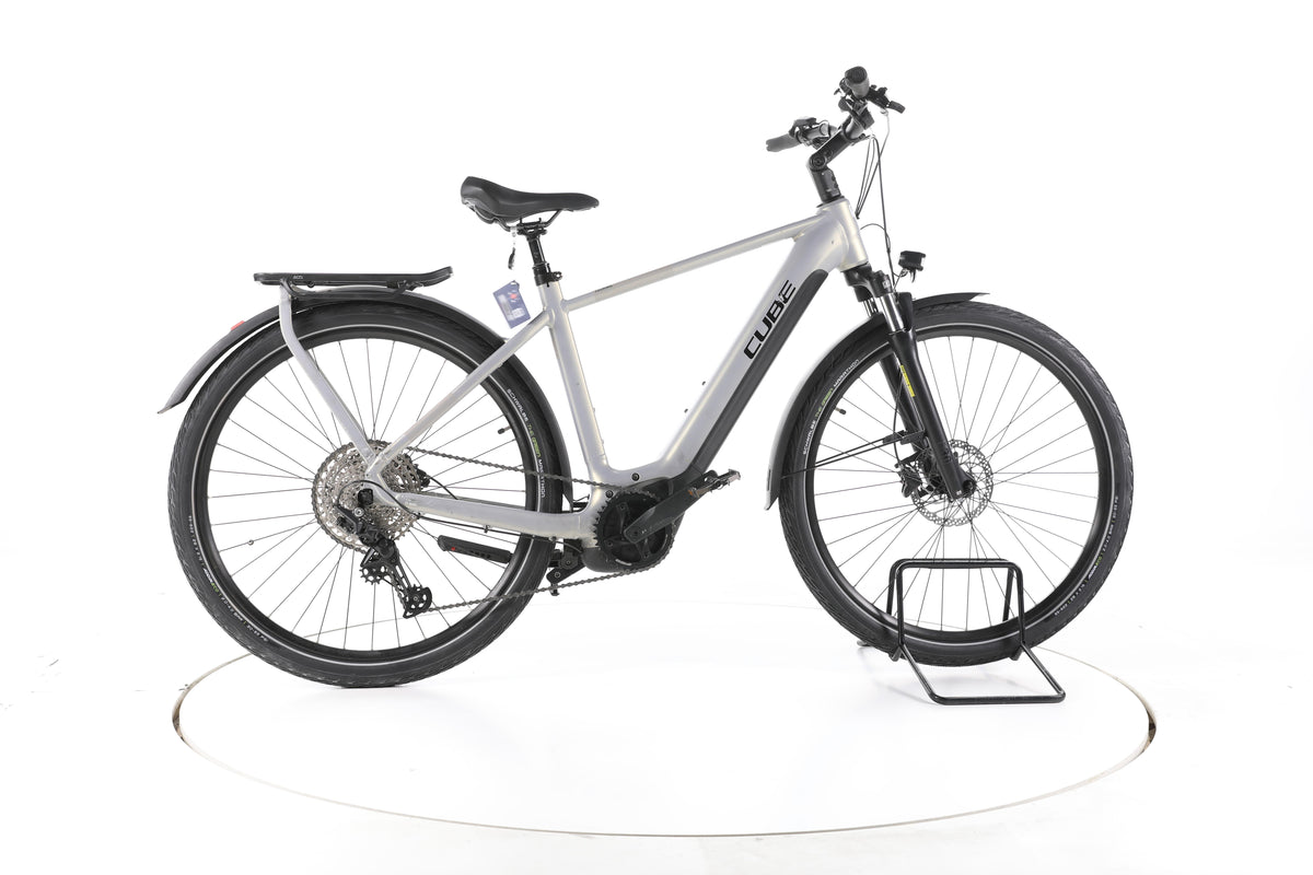 Cube Touring Hybrid Pro 625 Trekking E-Bike - Image 1
