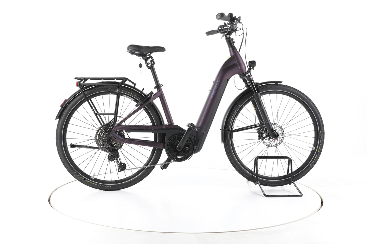 Pegasus Premio EVO 11 Lite Trekking E-Bike Tiefeinsteiger - Image 1