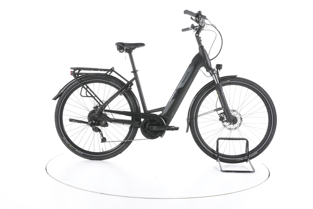 Pegasus Solero EVO 9 Trekking E-Bike Tiefeinsteiger - Image 1
