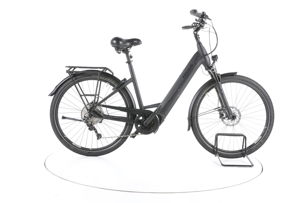 Pegasus Premio EVO 10 Lite Trekking E-Bike Tiefeinsteiger - Image 1