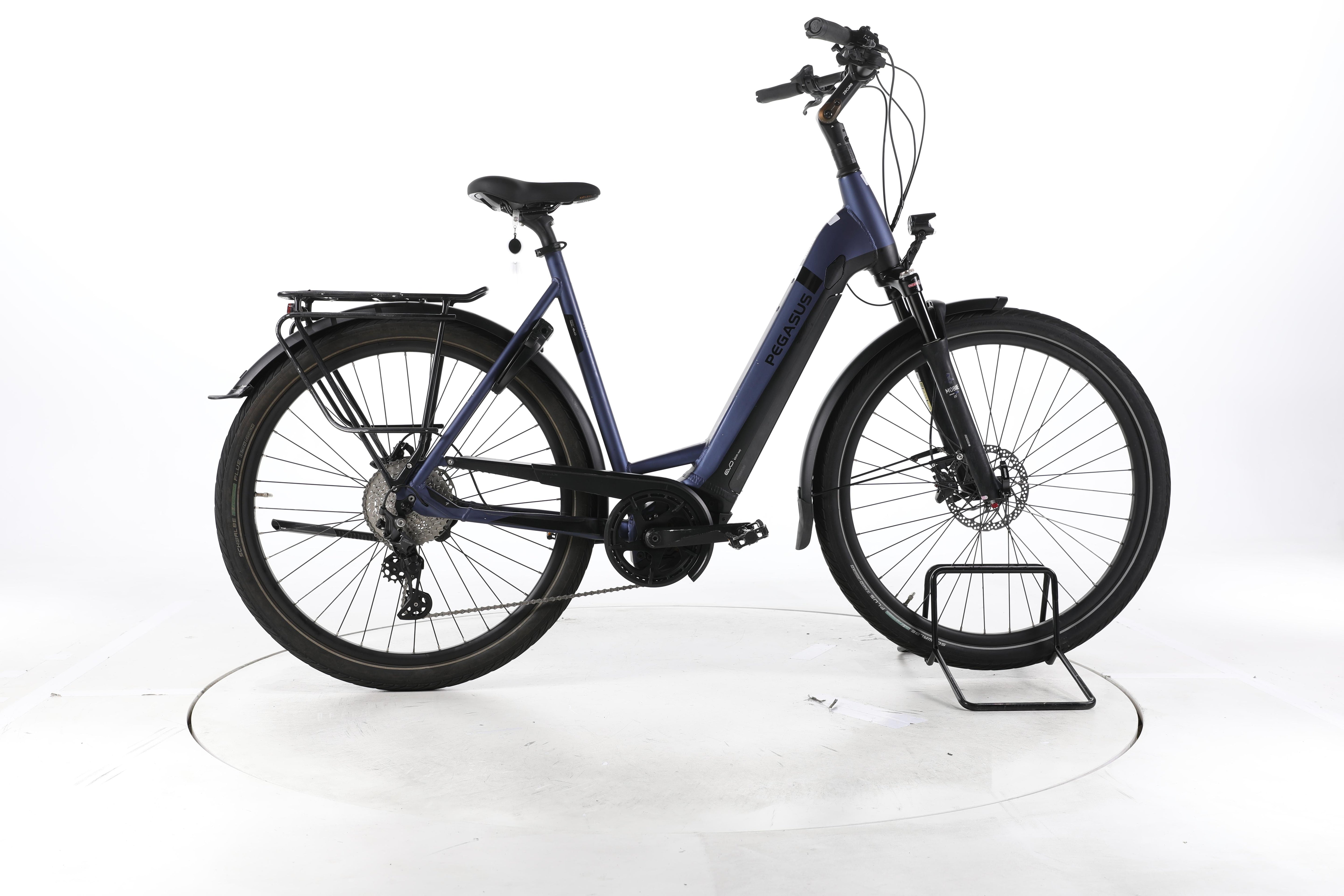 Pegasus Strong EVO Lite Trekking E-Bike Tiefeinsteiger - Image 1