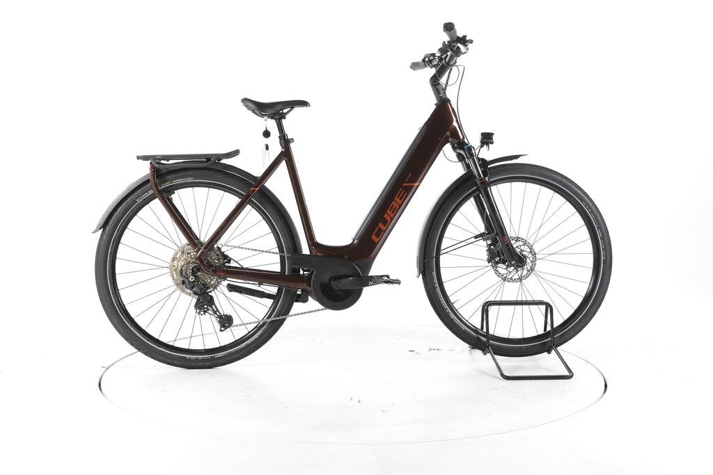 Cube Touring Hybrid Pro Trekking E-Bike Tiefeinsteiger 2024 - Image 1