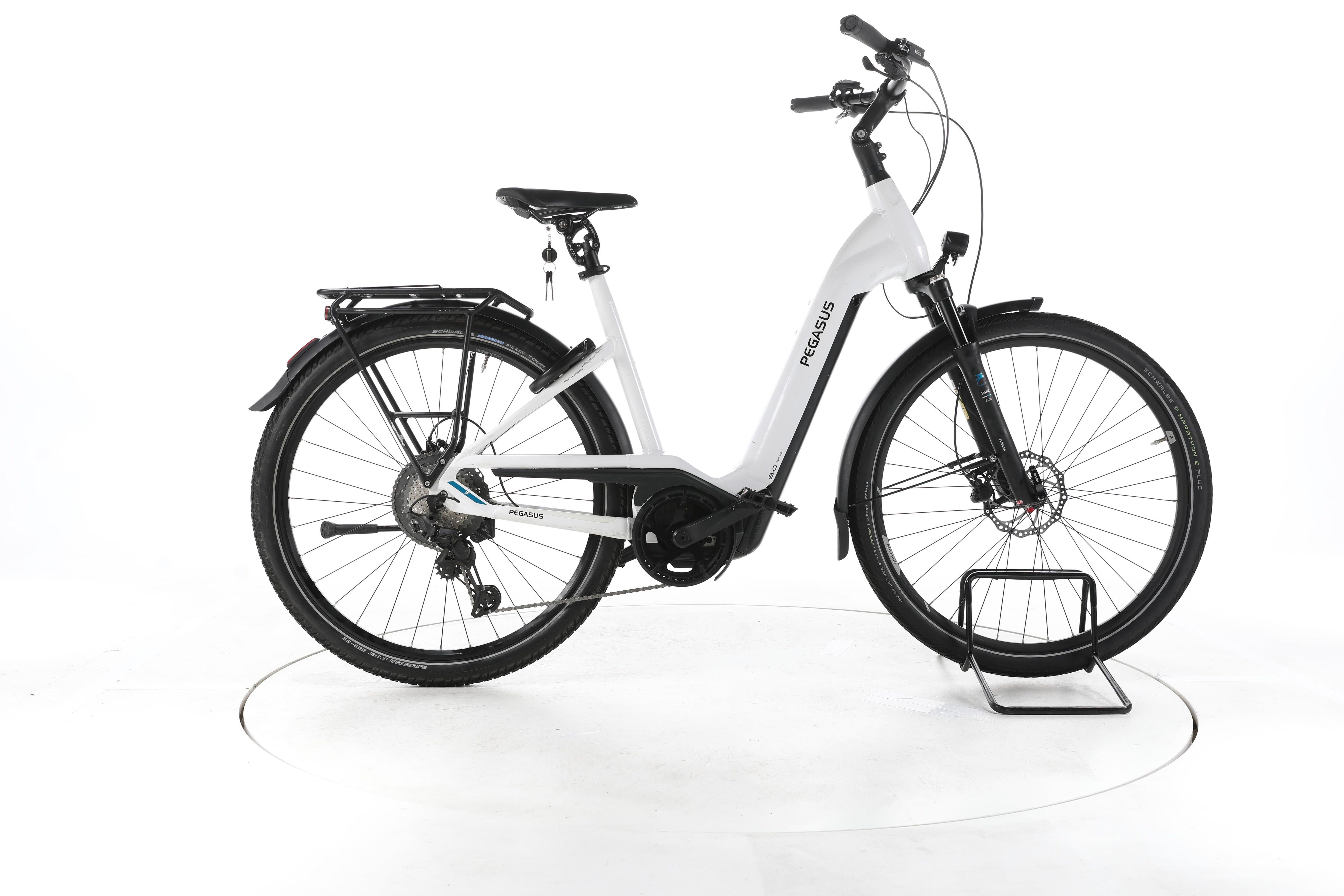 Pegasus Premio EVO 11 Trekking E-Bike Tiefeinsteiger - Image 1