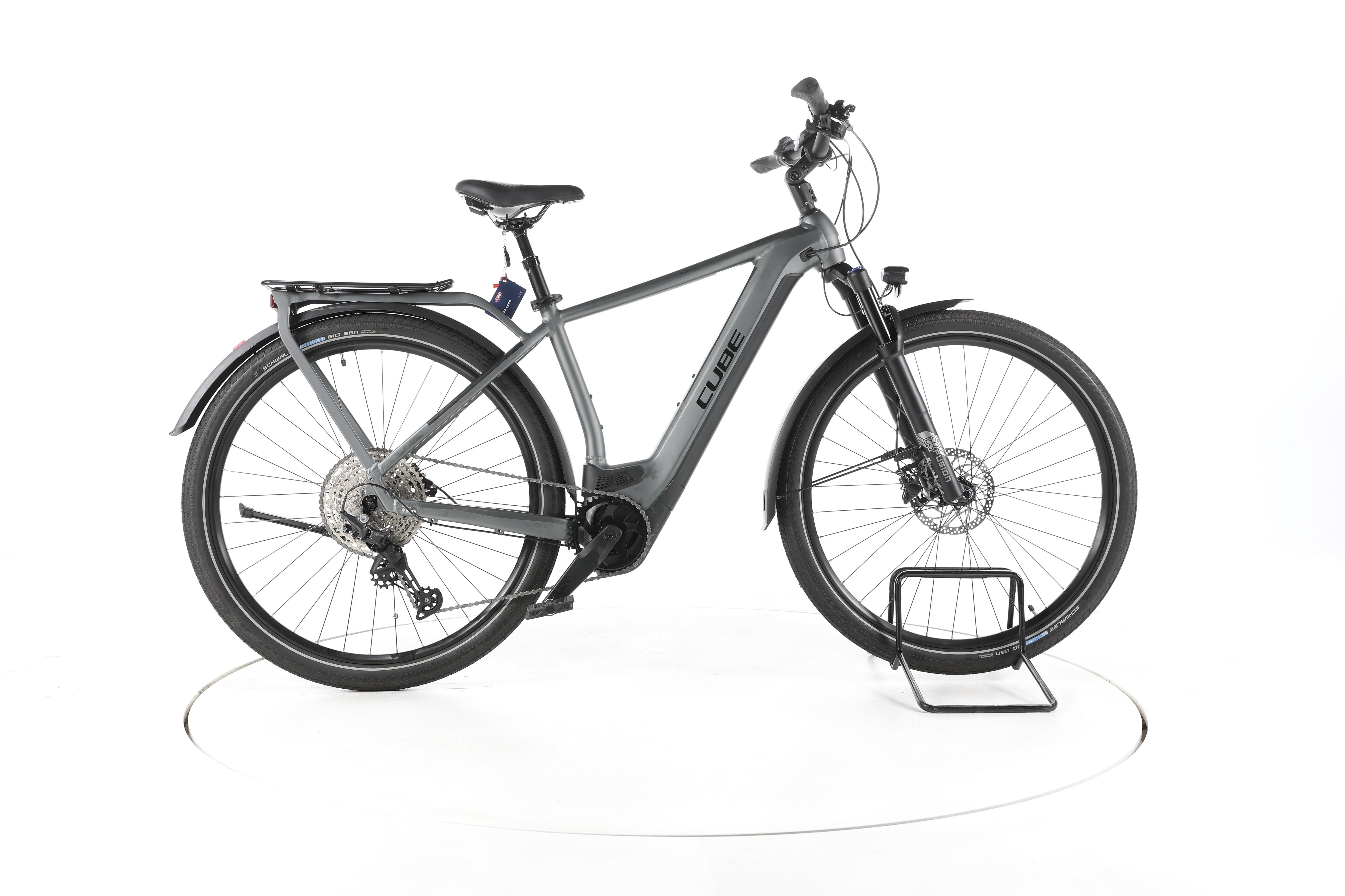 Cube Kathmandu Hybrid Pro Trekking E-Bike - Image 1