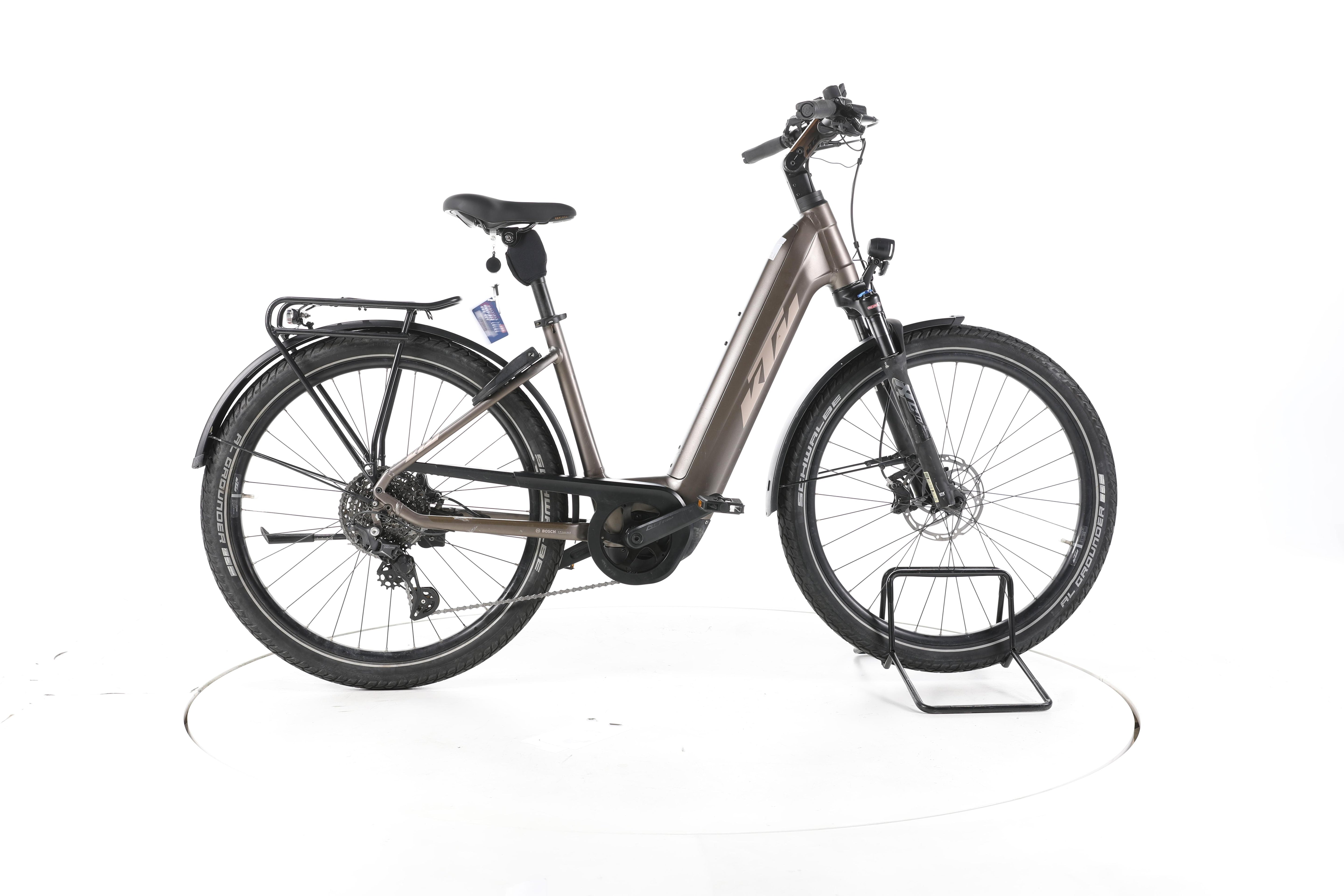 KTM Macina Gran 710 Trekking E-Bike Tiefeinsteiger - Image 1