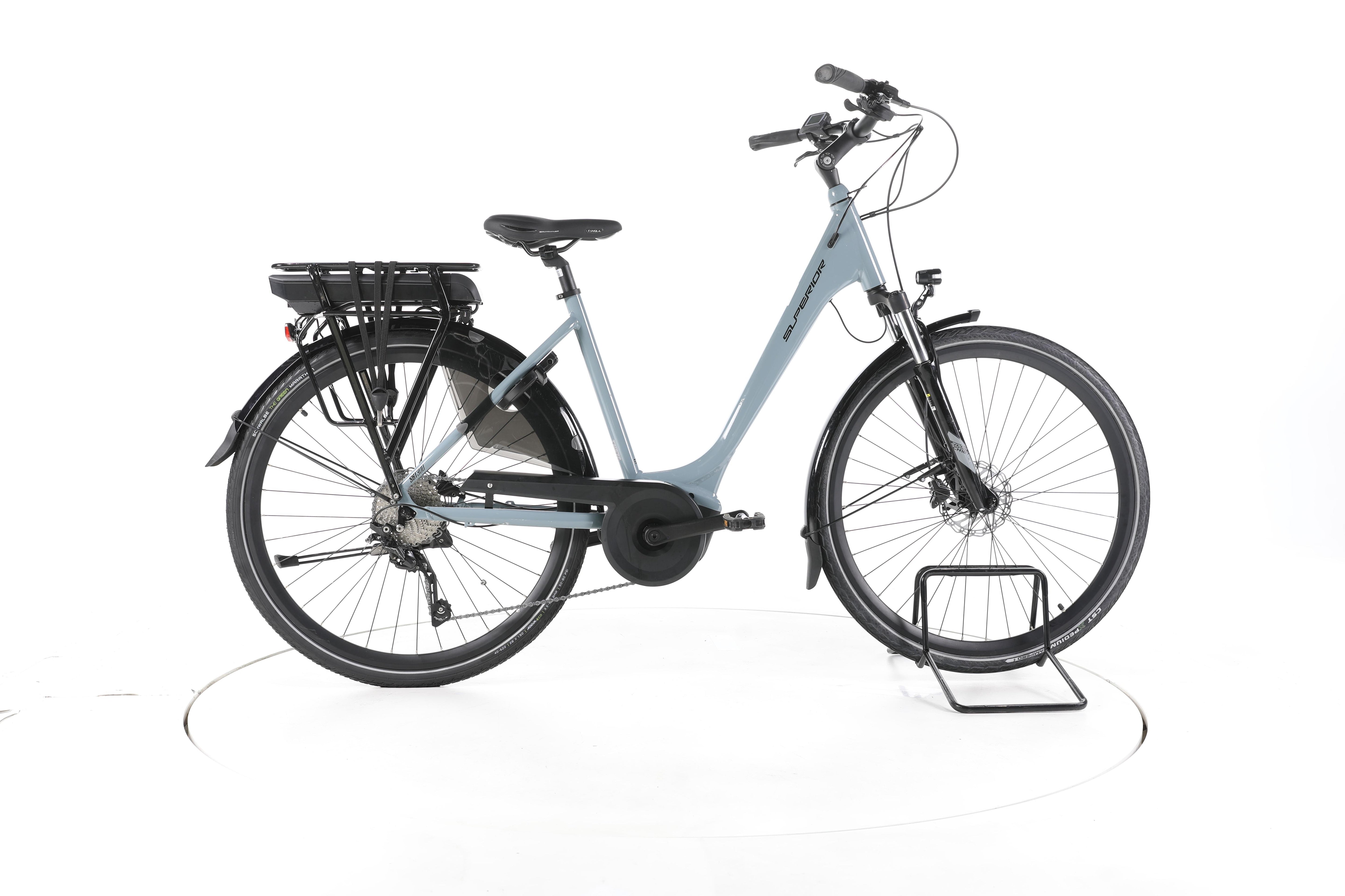 Superior SBT 300 Trekking E-Bike Tiefeinsteiger - Image 1