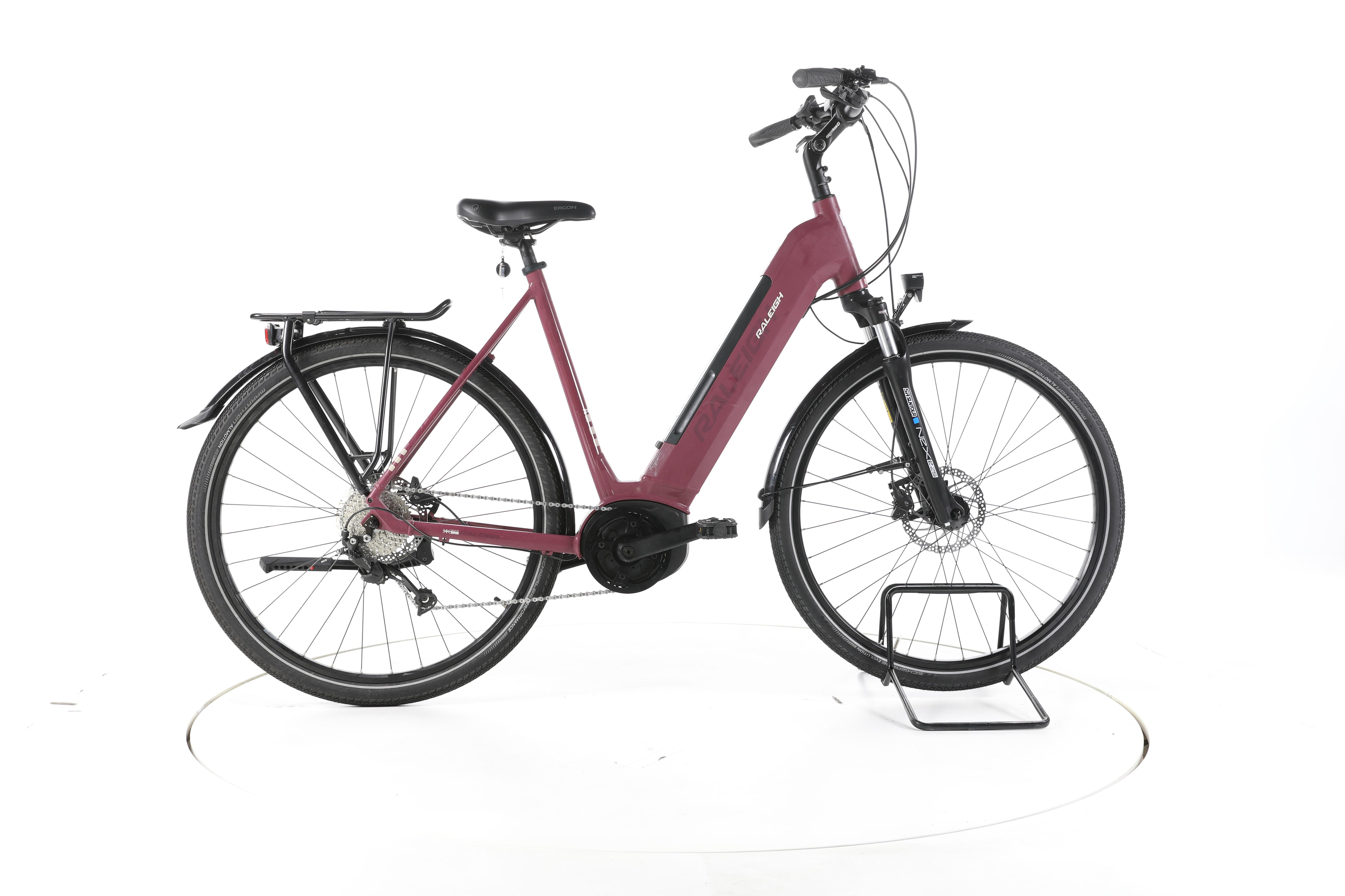 Raleigh Kent 9 Trekking E-Bike Tiefeinsteiger - Image 1