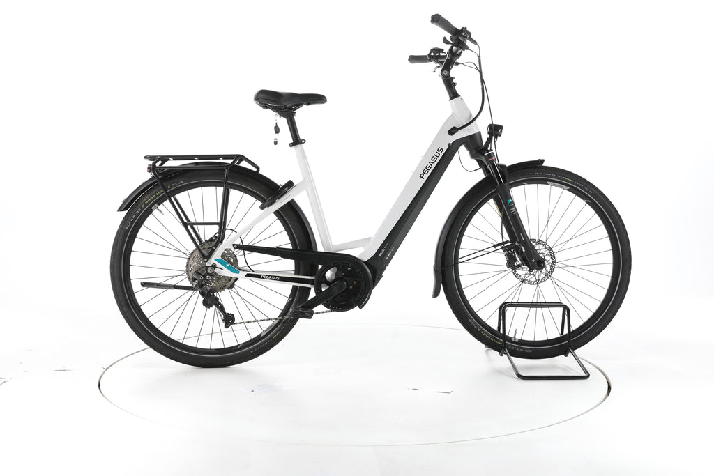 Pegasus Premio EVO 10 Lite Trekking E-Bike Tiefeinsteiger - Image 1
