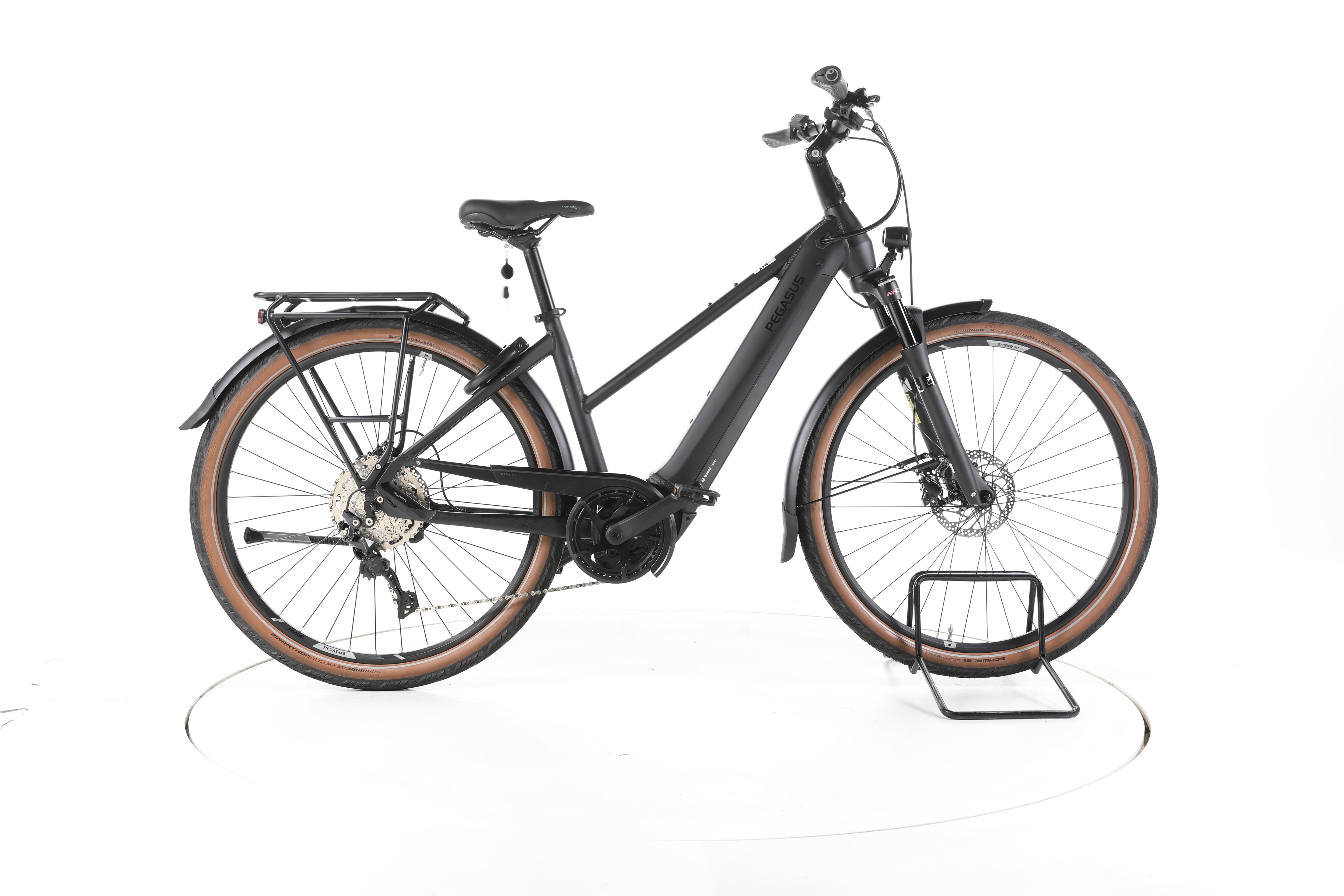 Pegasus Premio EVO 10 Lite Trekking E-Bike - Image 1
