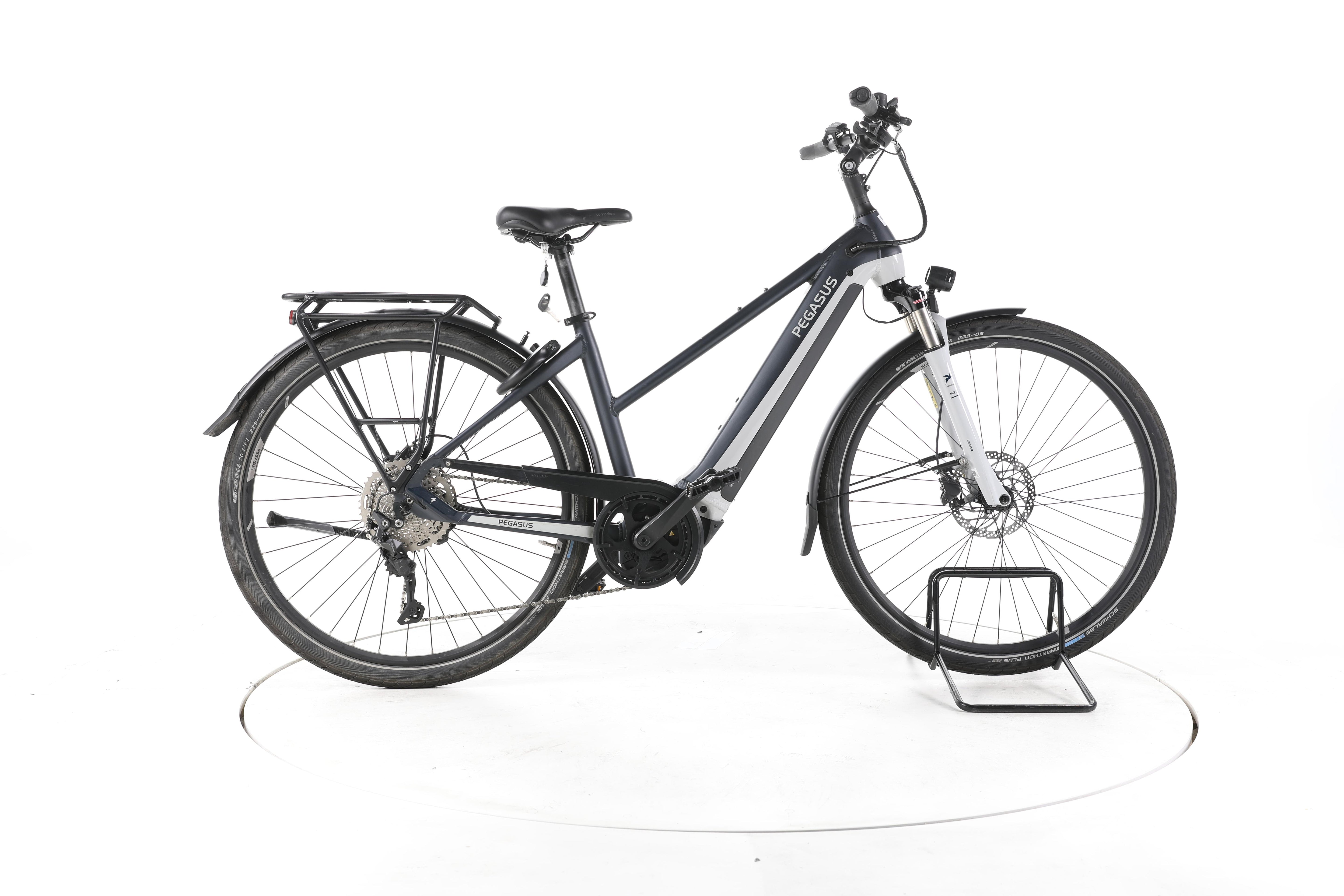 Pegasus Premio EVO 10 Lite Trekking E-Bike - Image 1