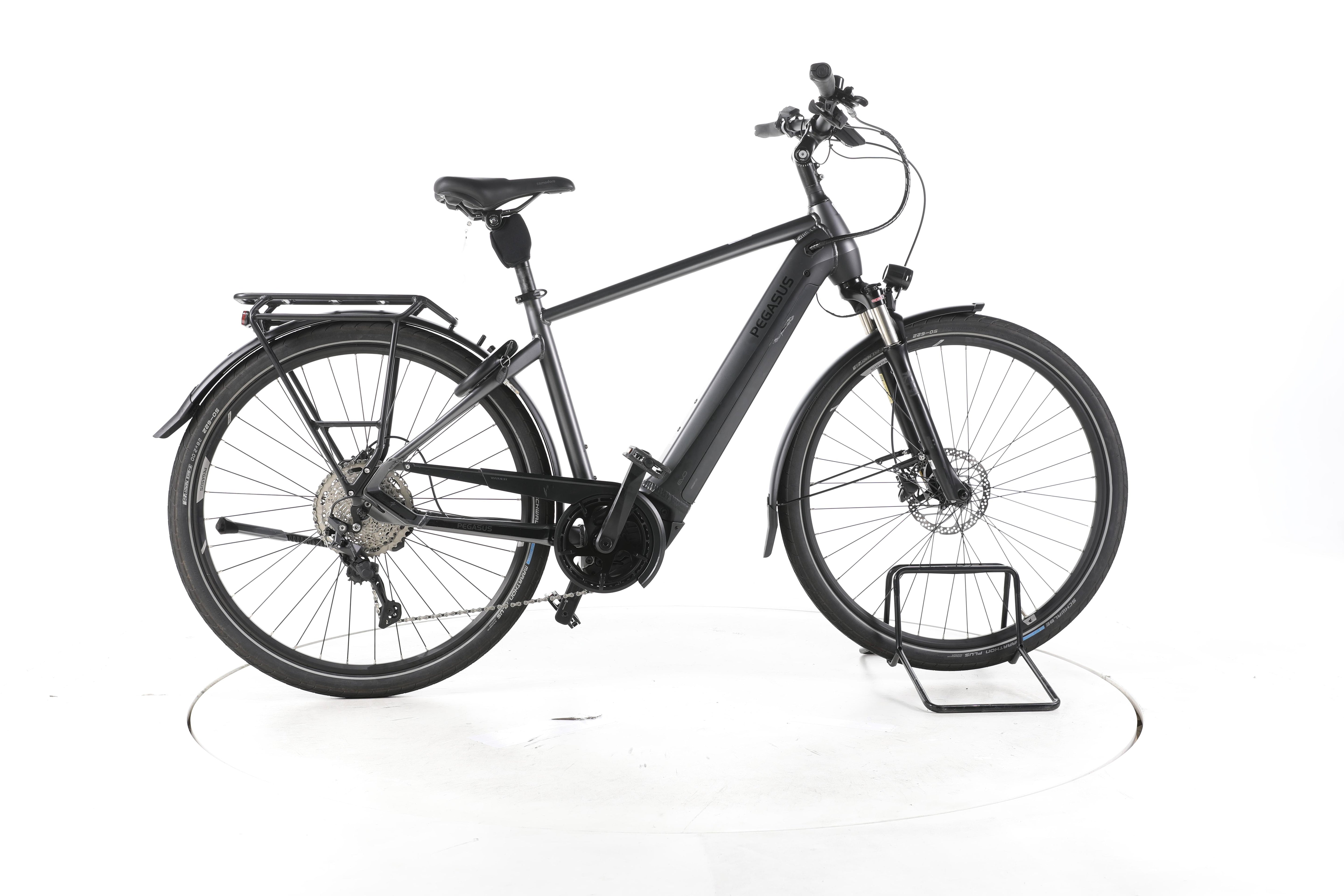 Pegasus Premio Evo 10 Lite Trekking E-Bike - Image 1