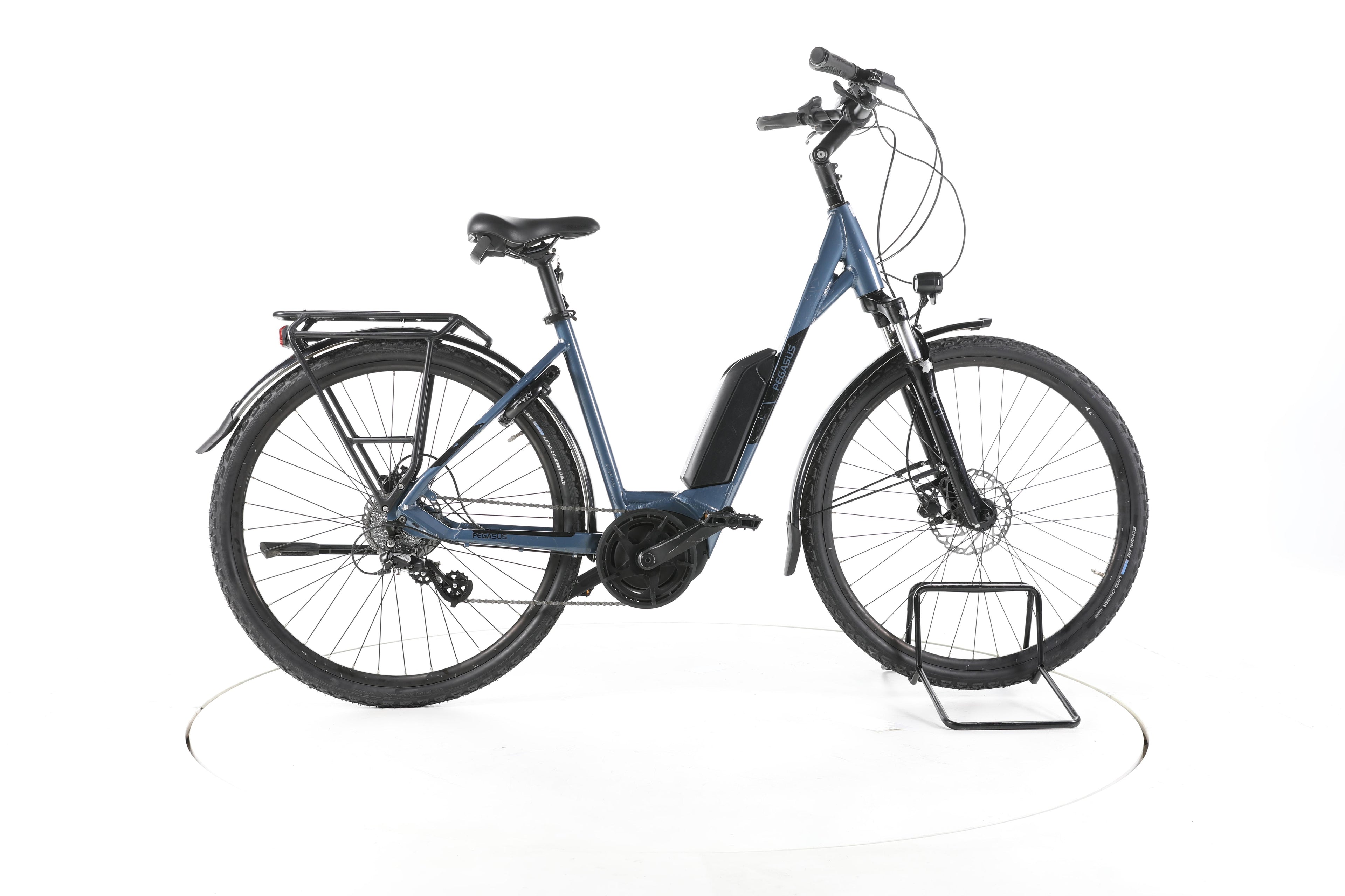 Pegasus Solero E8 Sport Performance Trekking E-Bike Tiefeinsteiger - Image 1