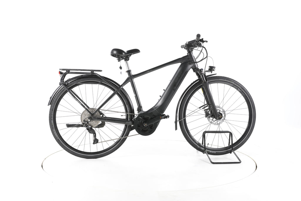 Giant Explore E+ 1 Trekking E-Bike - Image 1