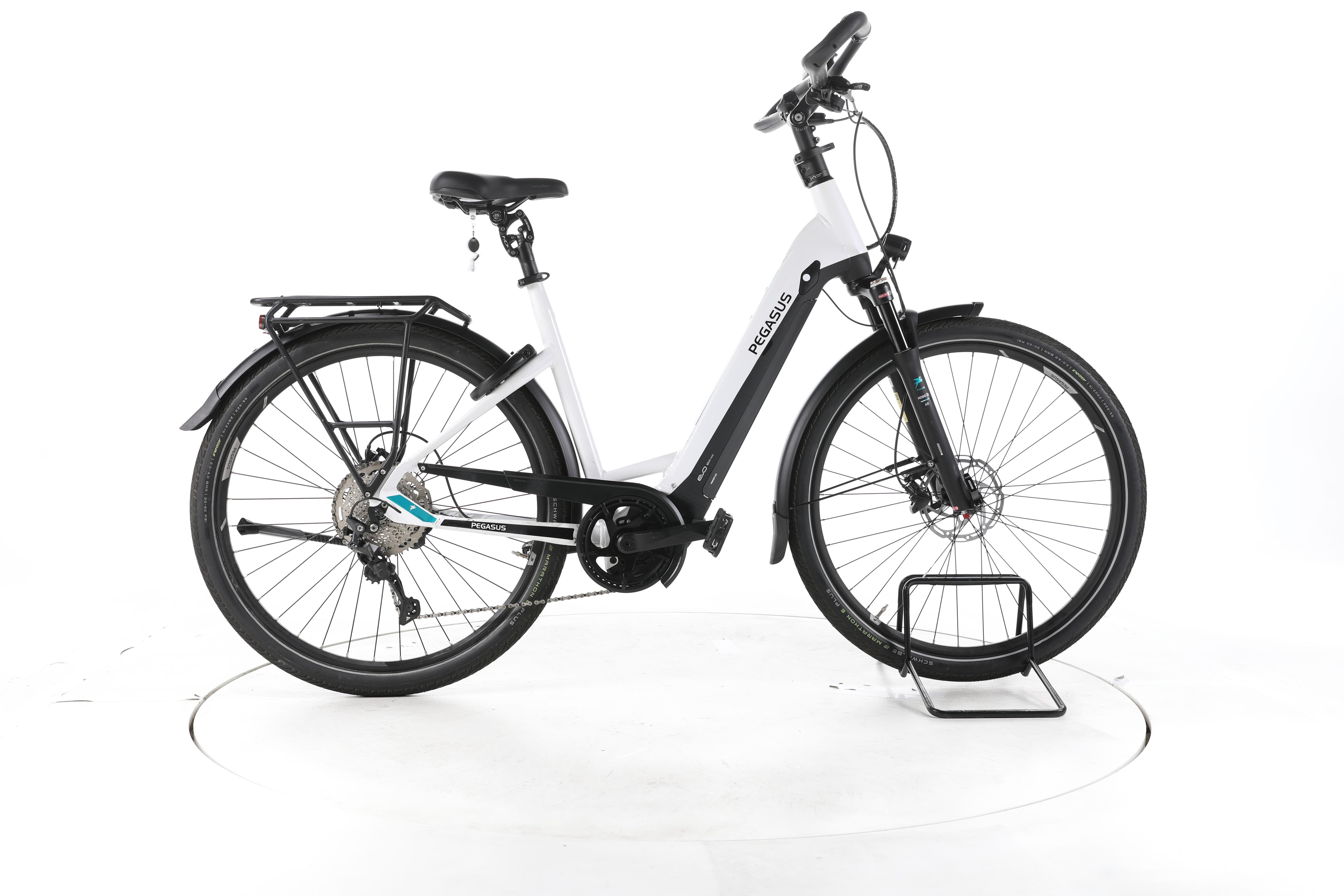 Pegasus Premio Evo Comfort Trekking E-Bike Tiefeinsteiger - Image 1