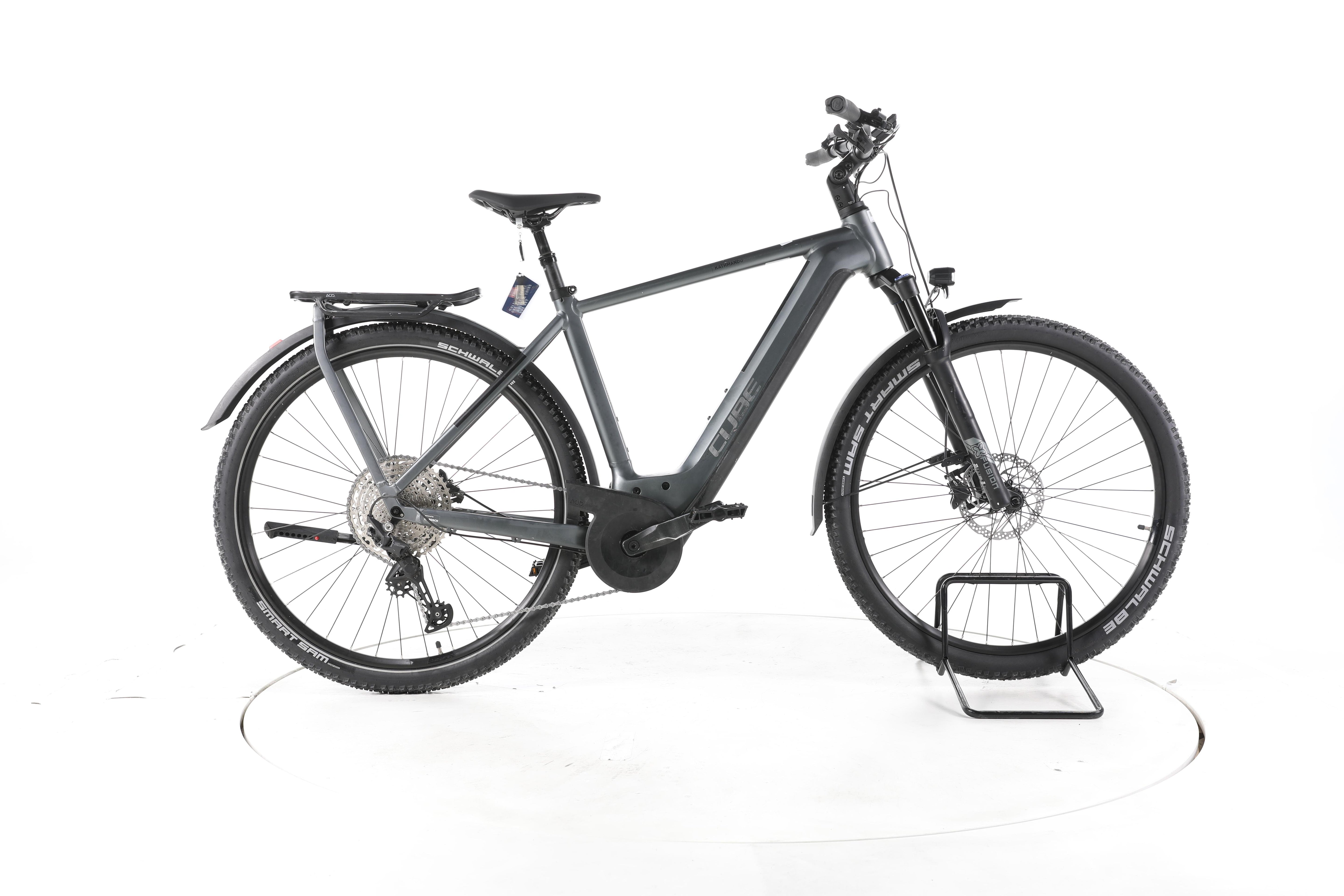 Cube Kathmandu Hybrid Pro Trekking E-Bike - Image 1