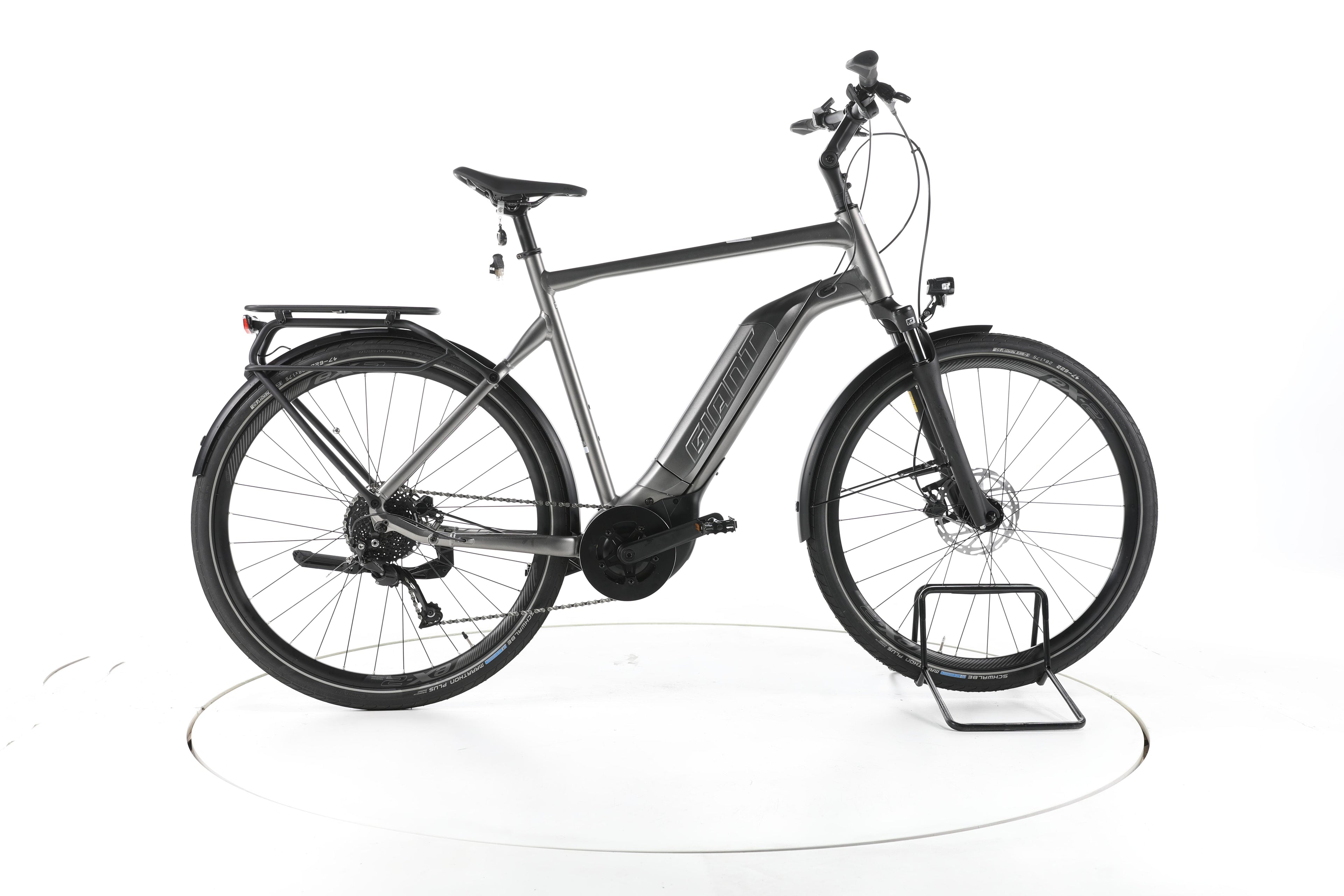 Giant Explore E+ 3 Trekking E-Bike 2024 - Image 1