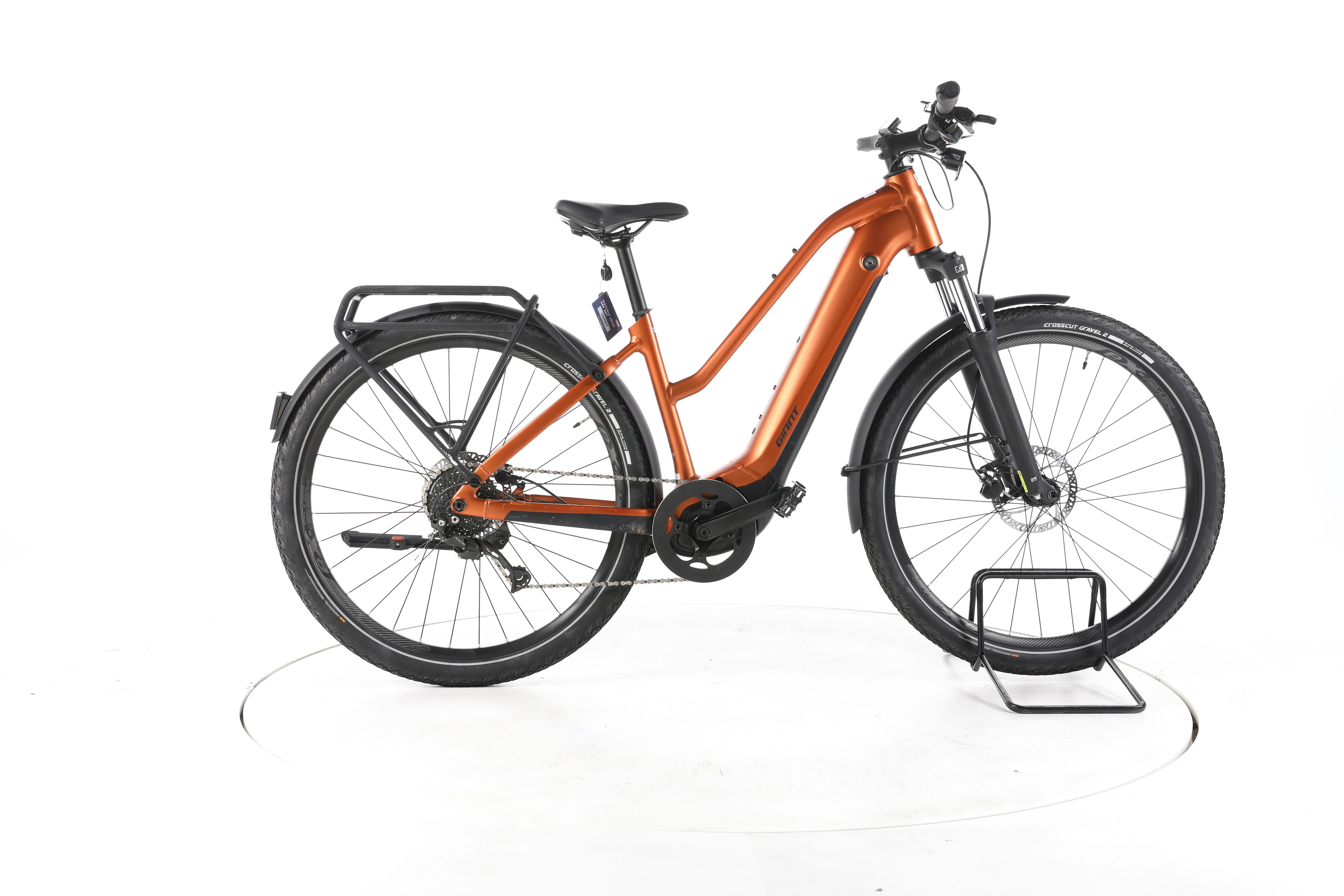 Giant Explore E+2 Trekking E-Bike - Image 1