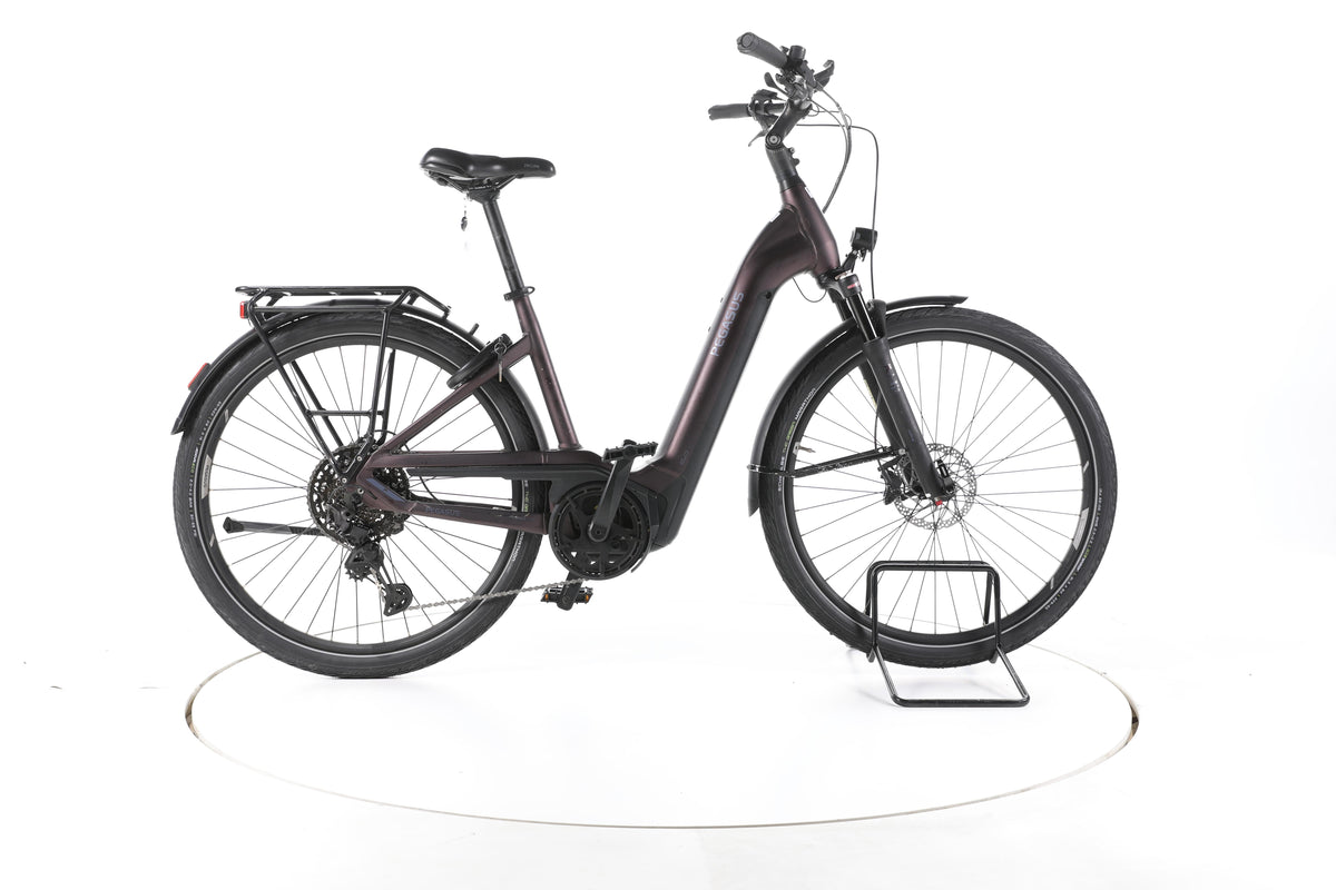 Pegasus Premio EVO Lite Trekking E-Bike Tiefeinsteiger - Image 1
