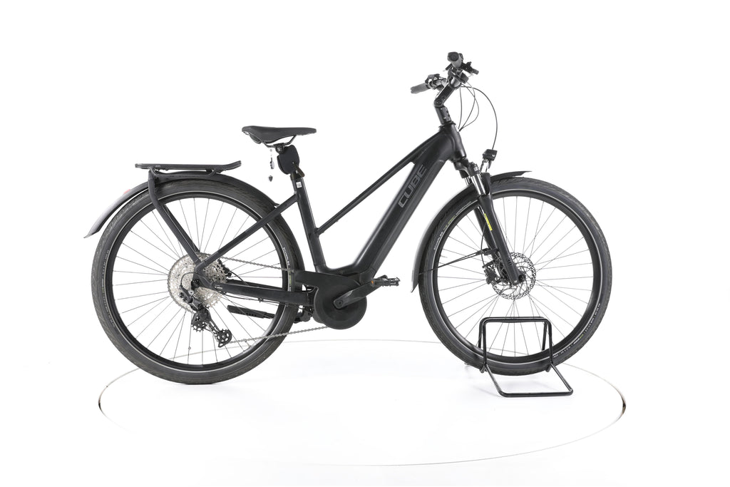 Cube Touring Hybrid Pro Trekking E-Bike 2023 - Image 1