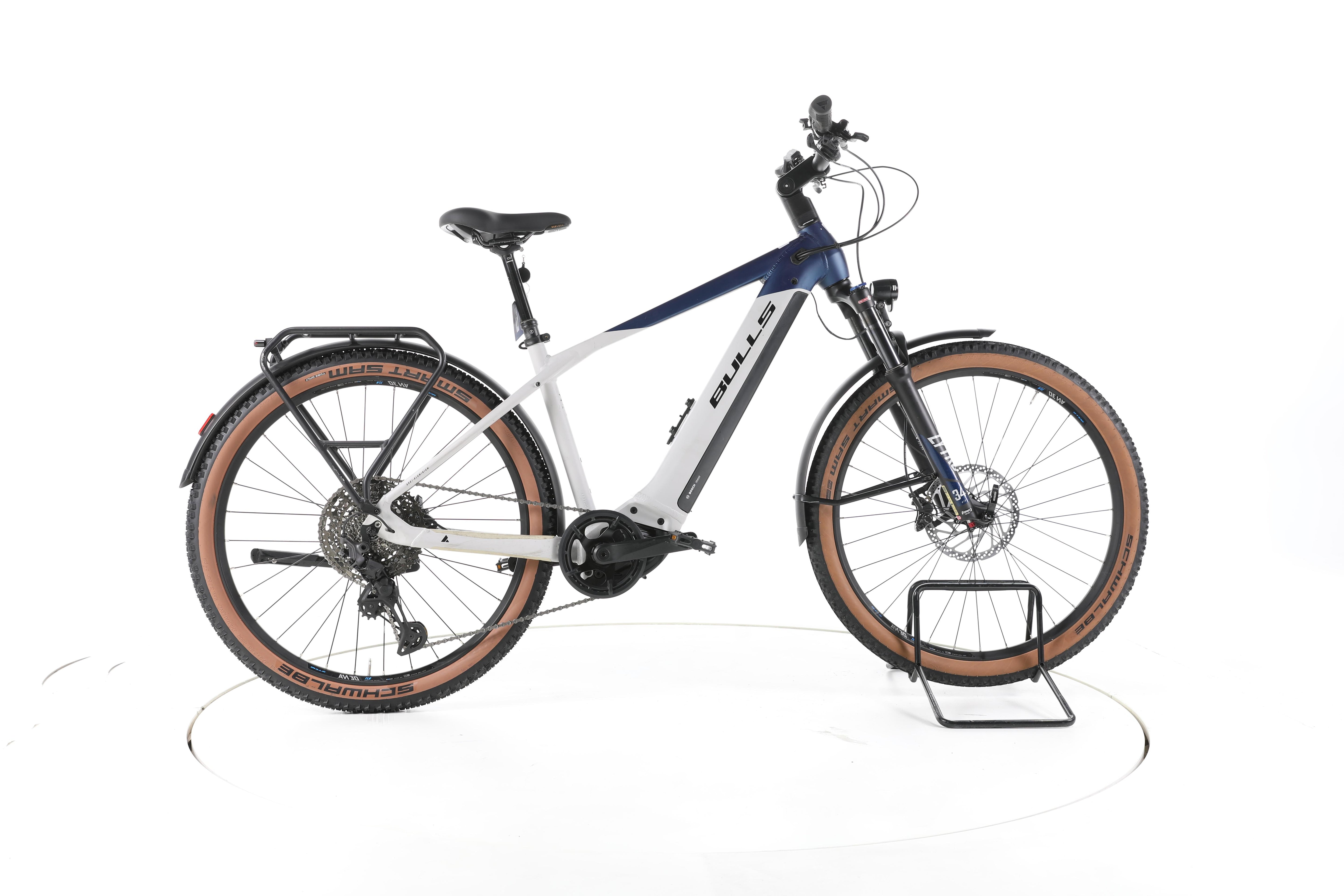 Bulls Iconic EVO 3 Trekking E-Bike - Image 1