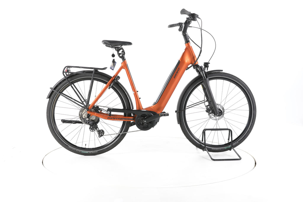 Giant DailyTour E+ 2D Trekking E-Bike Tiefeinsteiger - Image 1