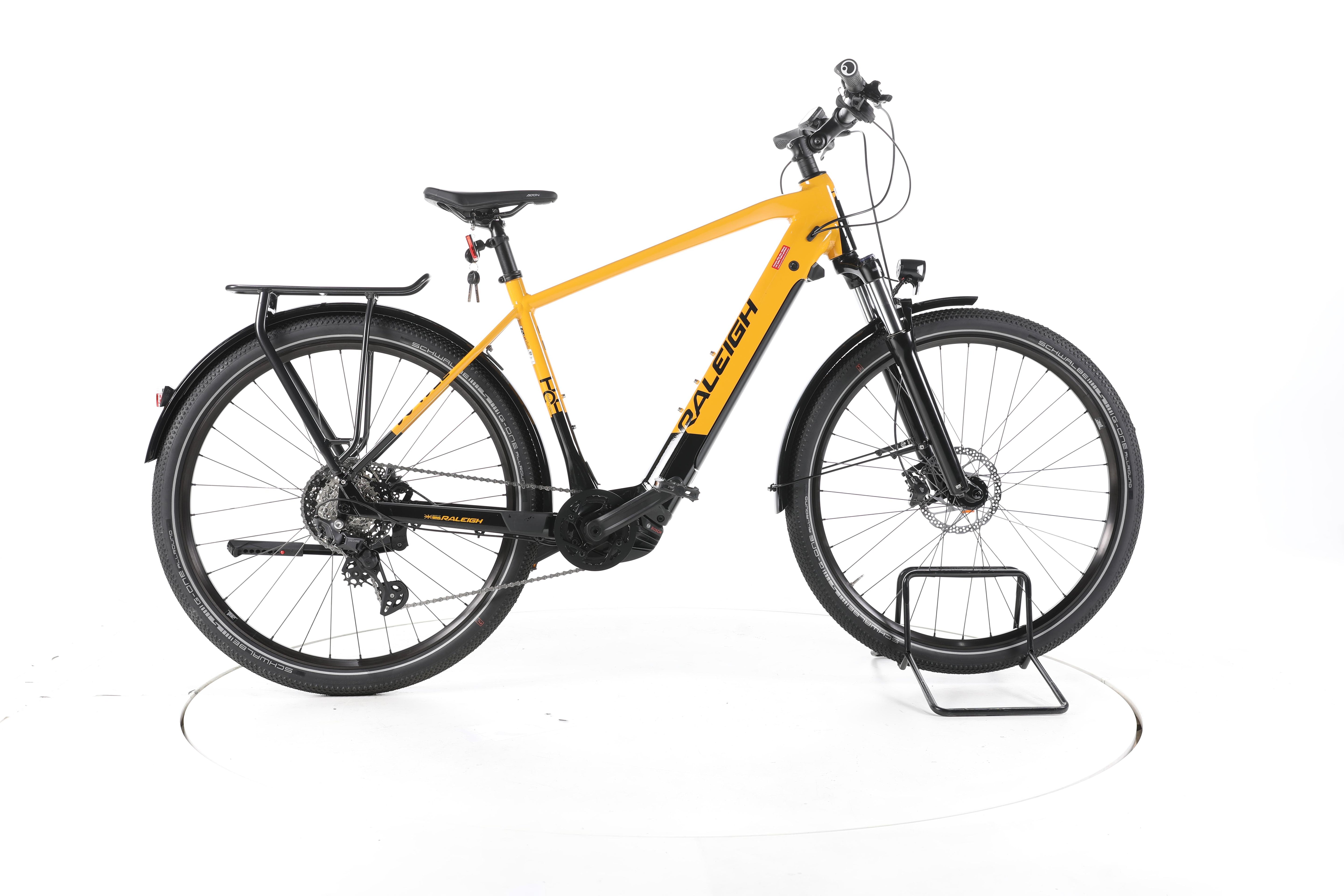 Raleigh Dundee 10 Trekking E-Bike - Image 1