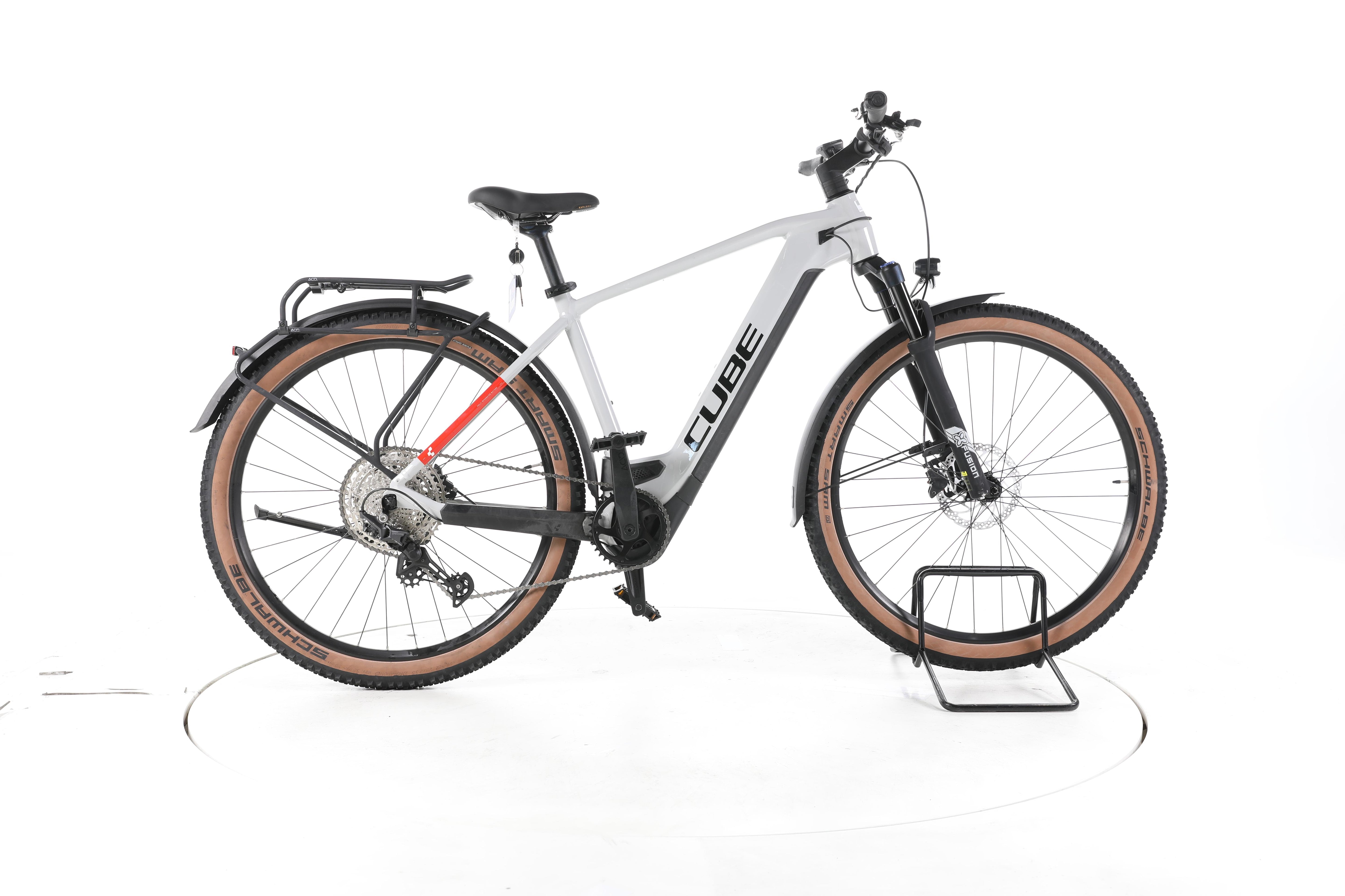 Cube Reaction Hybrid Pro Allroad Trekking E-Bike - Image 1