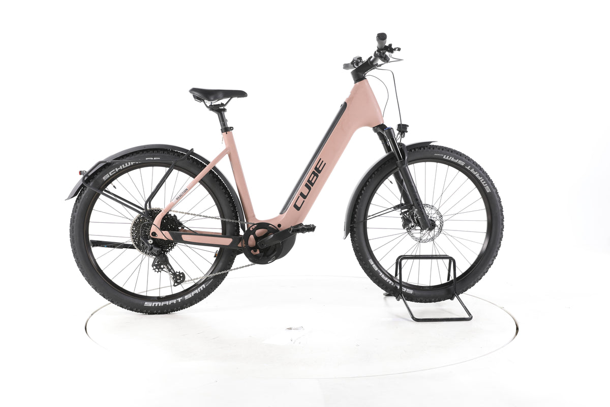 Cube Reaction Hybrid PRO Trekking E-Bike Tiefeinsteiger - Image 1