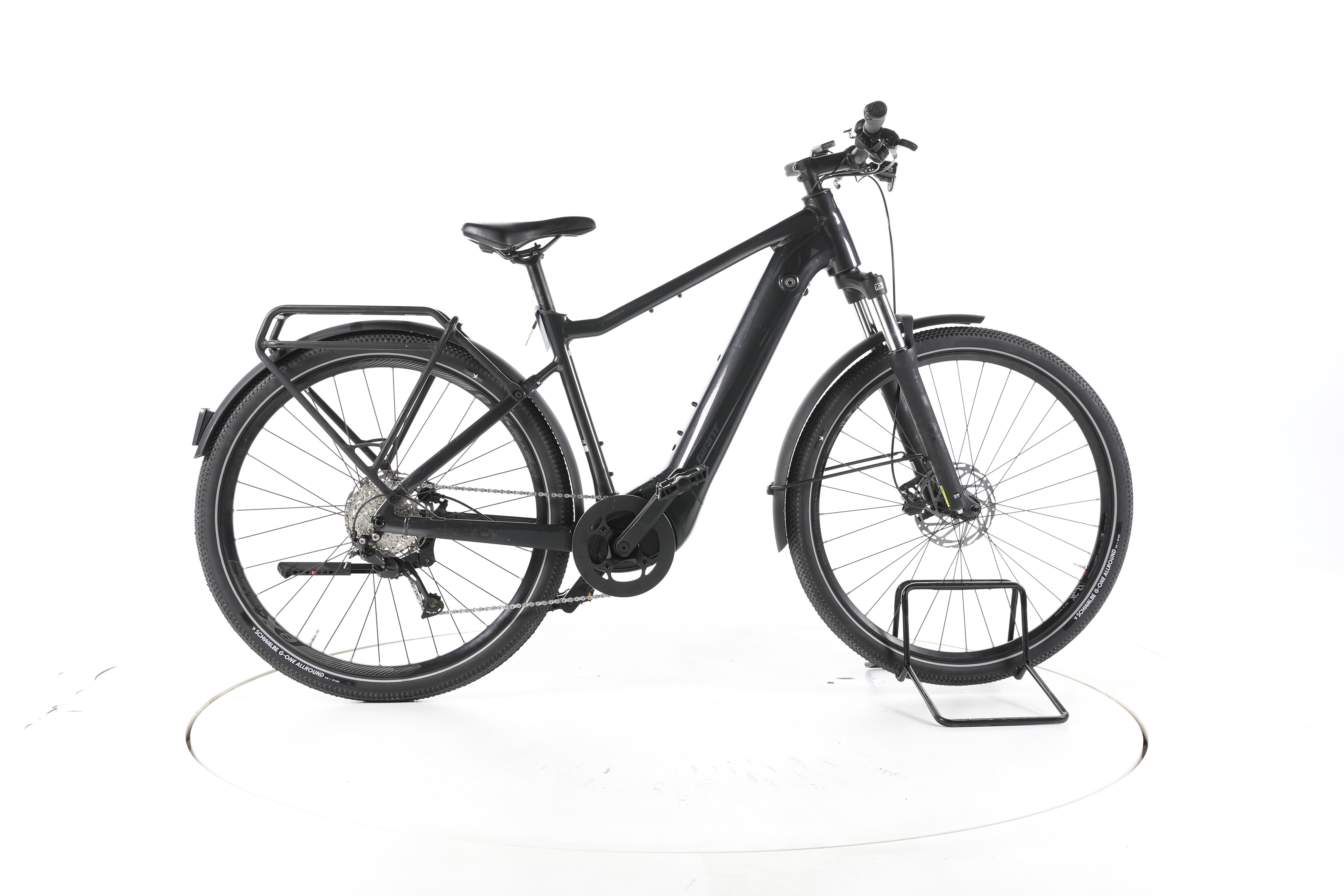 Giant Explore E+ 2 Trekking E-Bike - Image 1