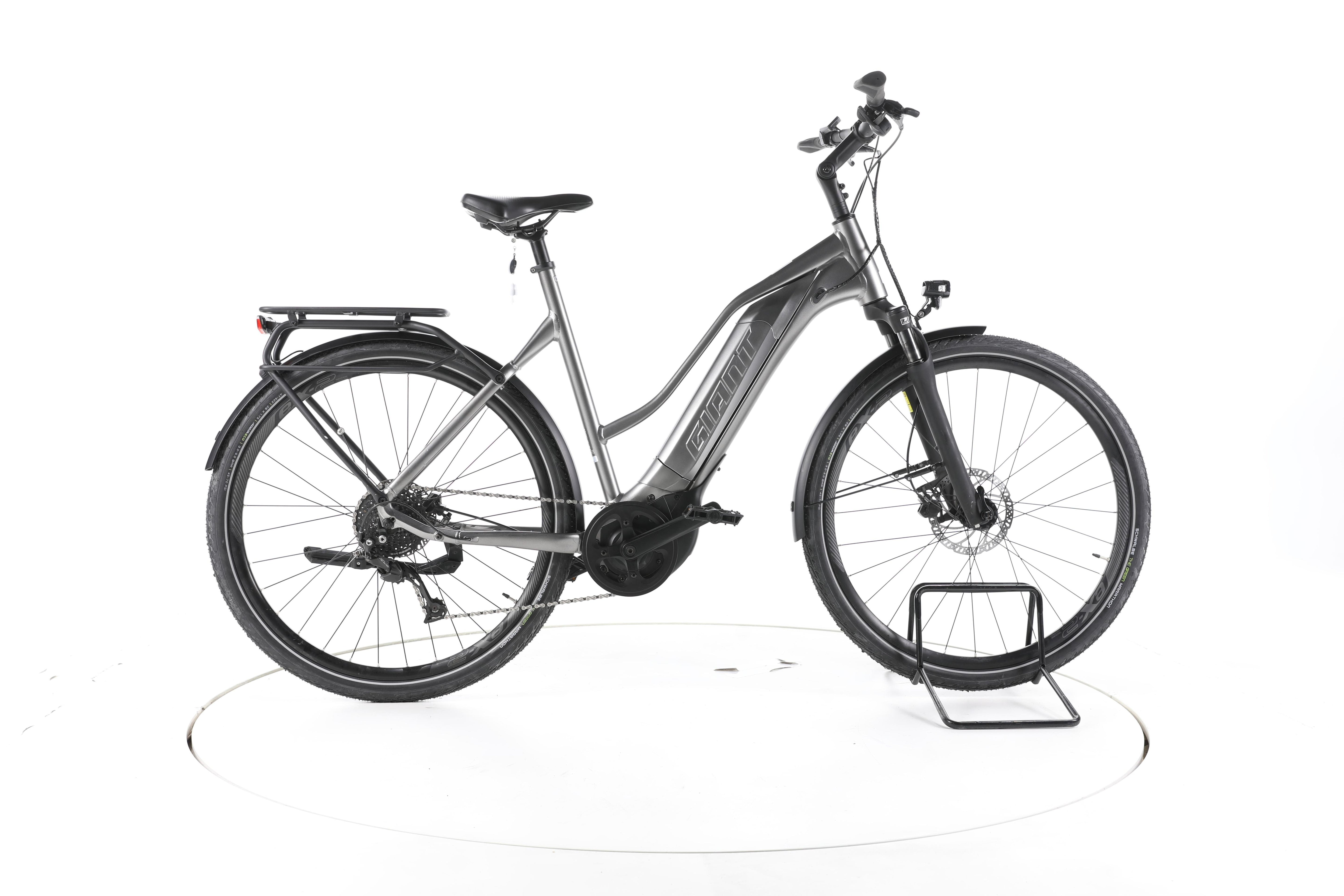 Giant Explore E+ 3 STA Trekking E-Bike - Image 1