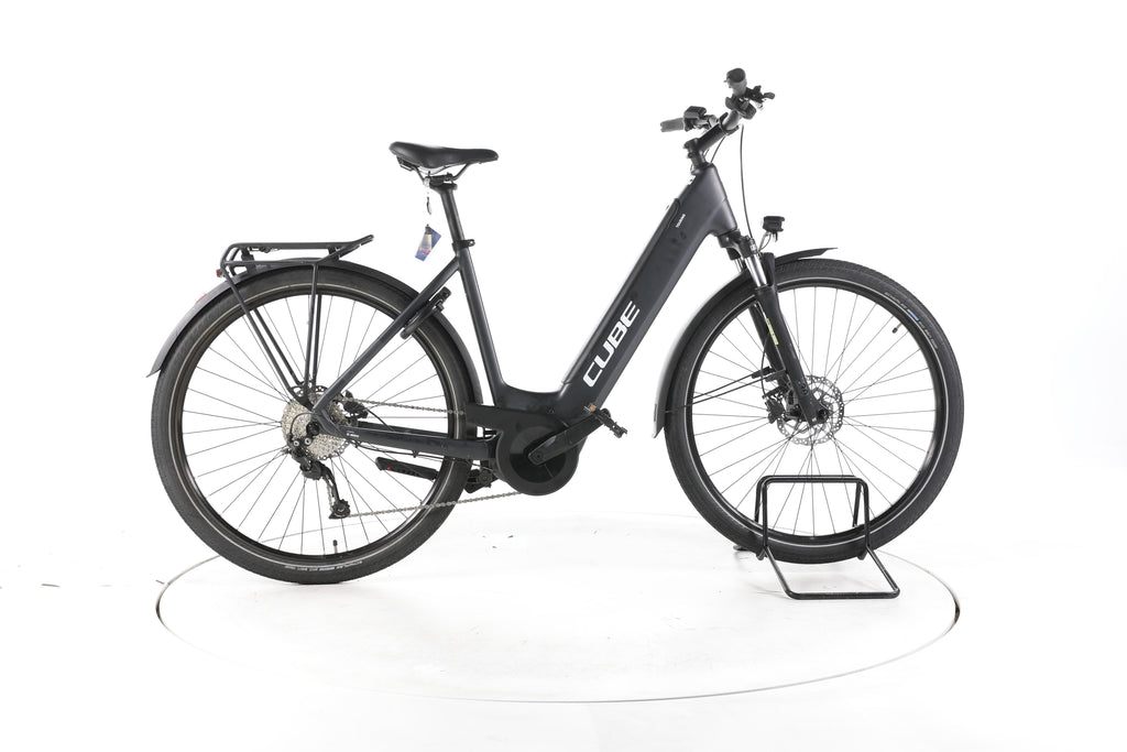 Cube Touring Hybrid ONE Trekking E-Bike Tiefeinsteiger - Image 1