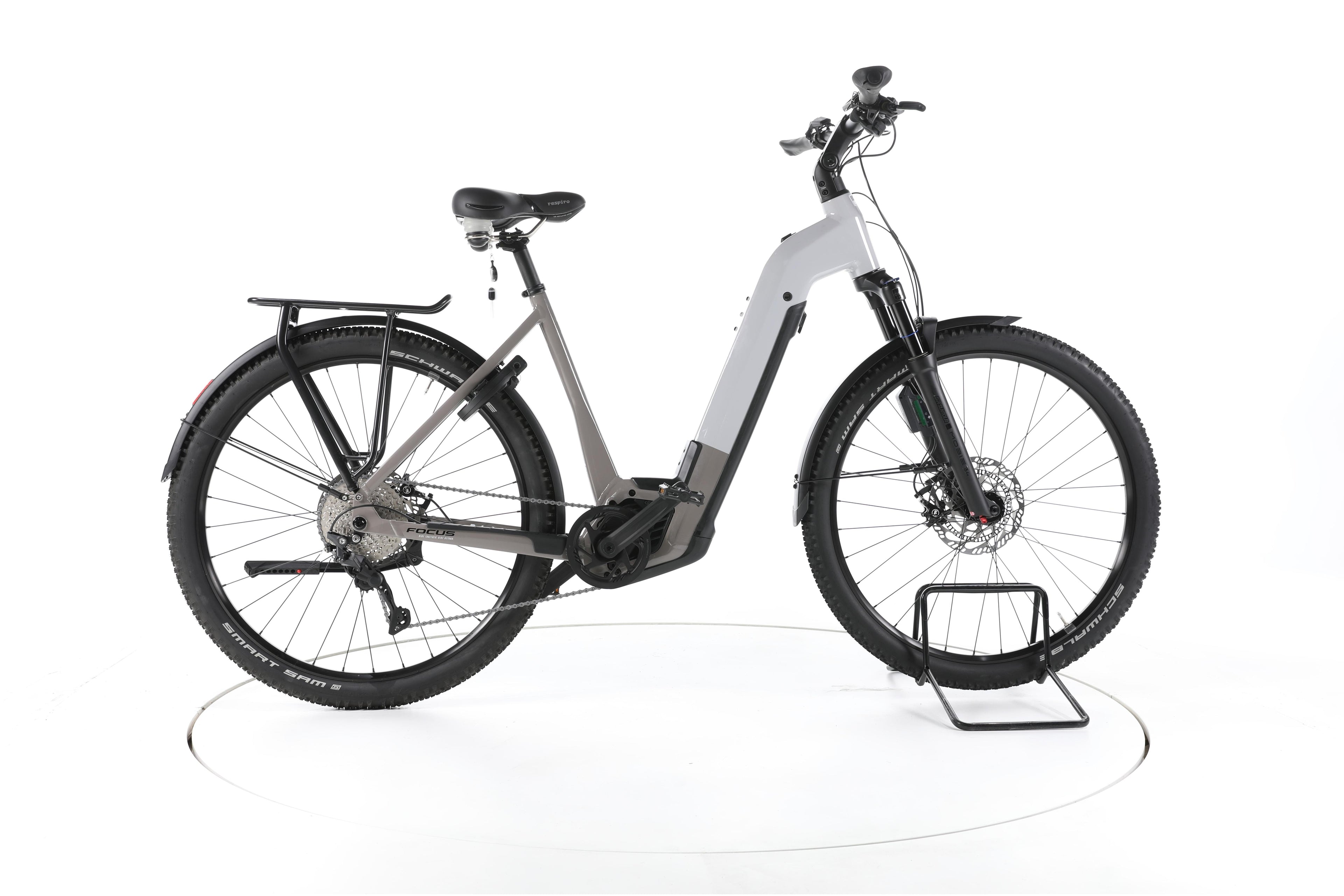 Focus Planet² 6.8 ABS Trekking E-Bike Tiefeinsteiger 2023 - Image 1
