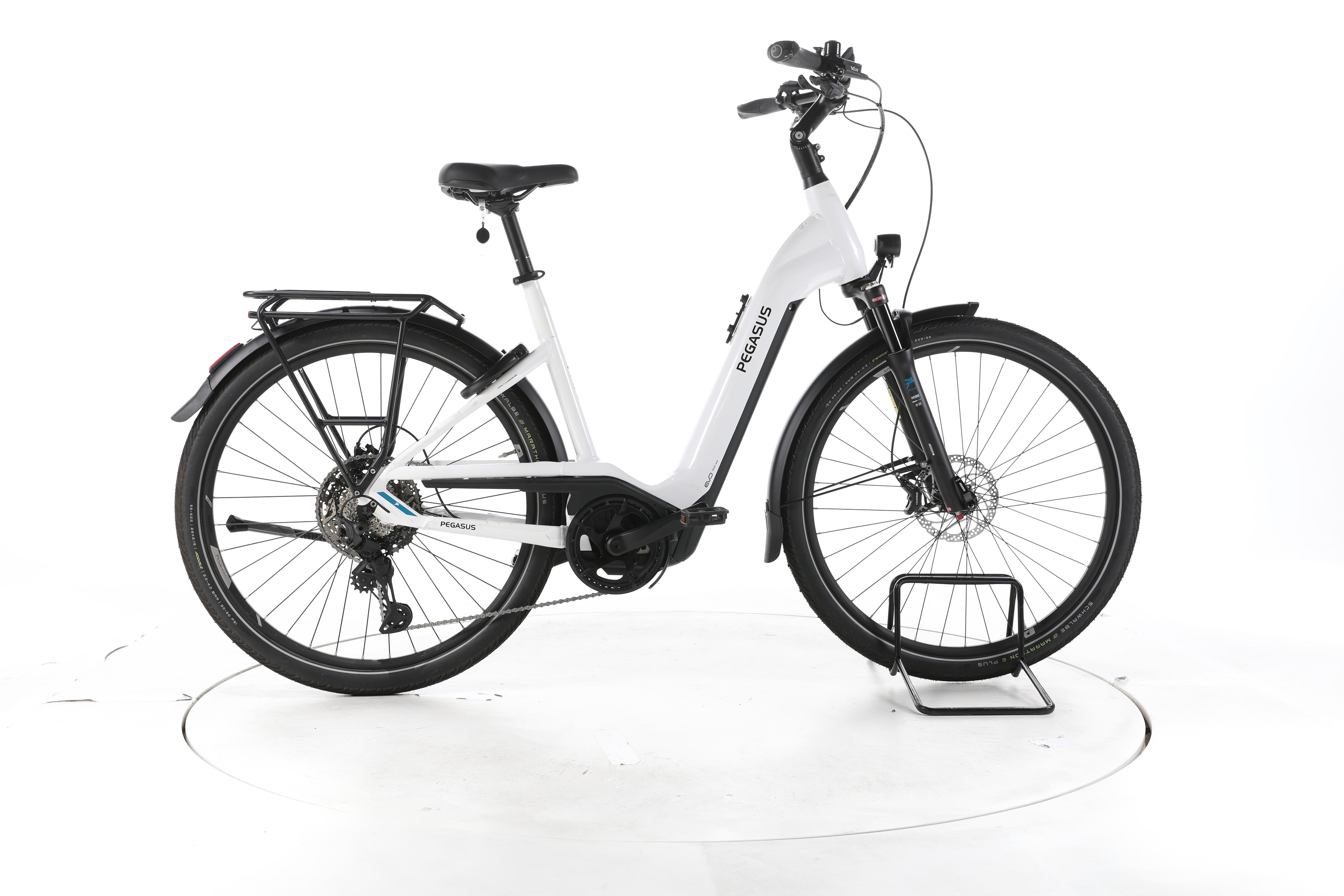 Pegasus Premio EVO 11 Trekking E-Bike Tiefeinsteiger - Image 1