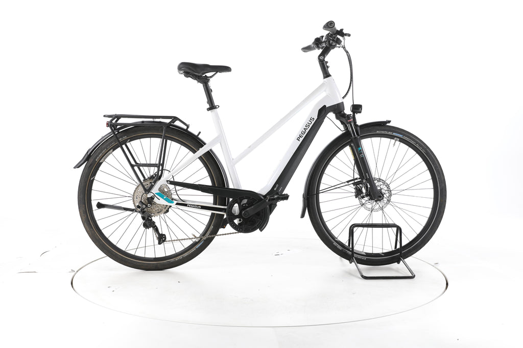 Pegasus Premio EVO Lite Comfort Trekking E-Bike - Image 1