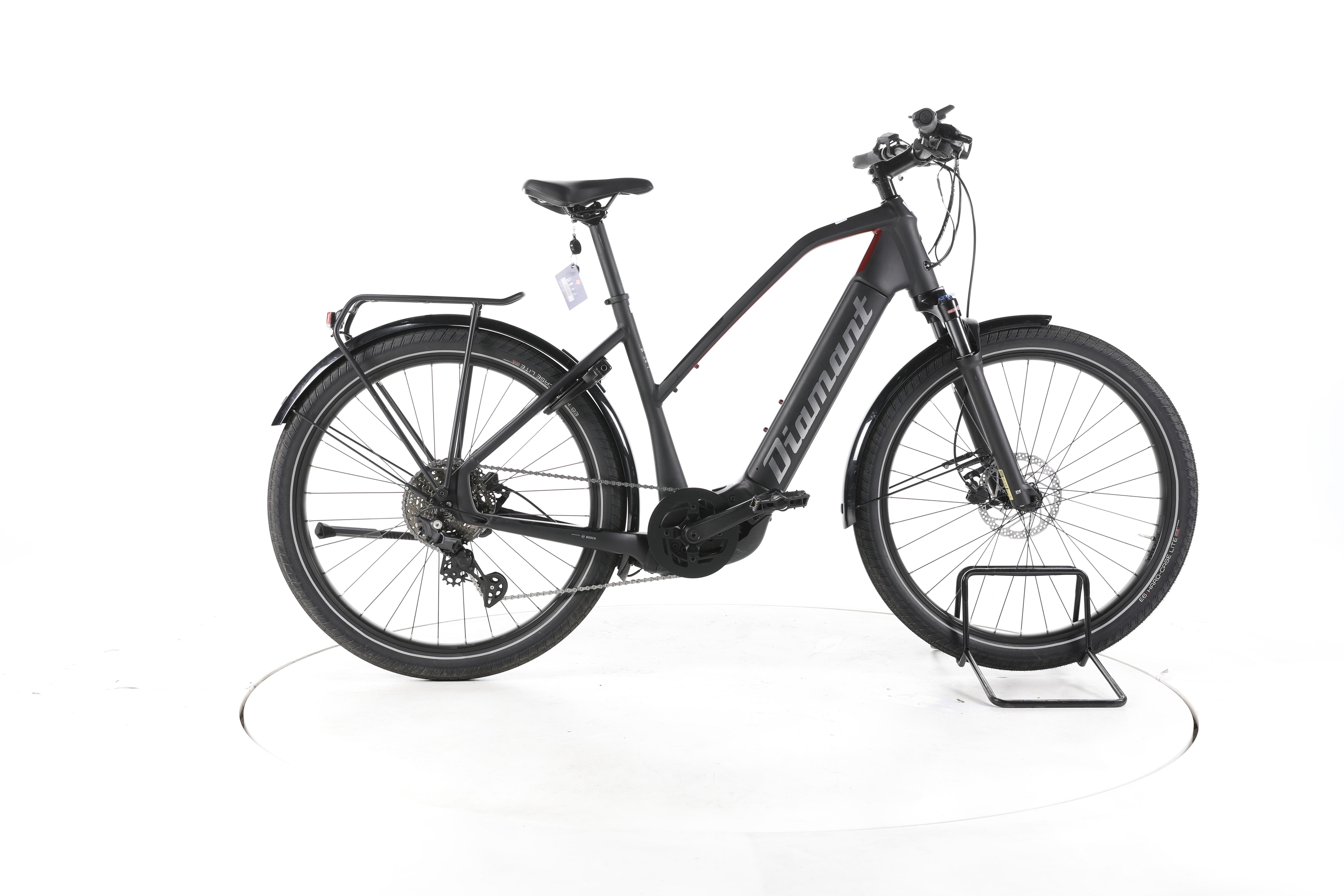 Diamant Zouma Deluxe Smart Trekking E-Bike - Image 1