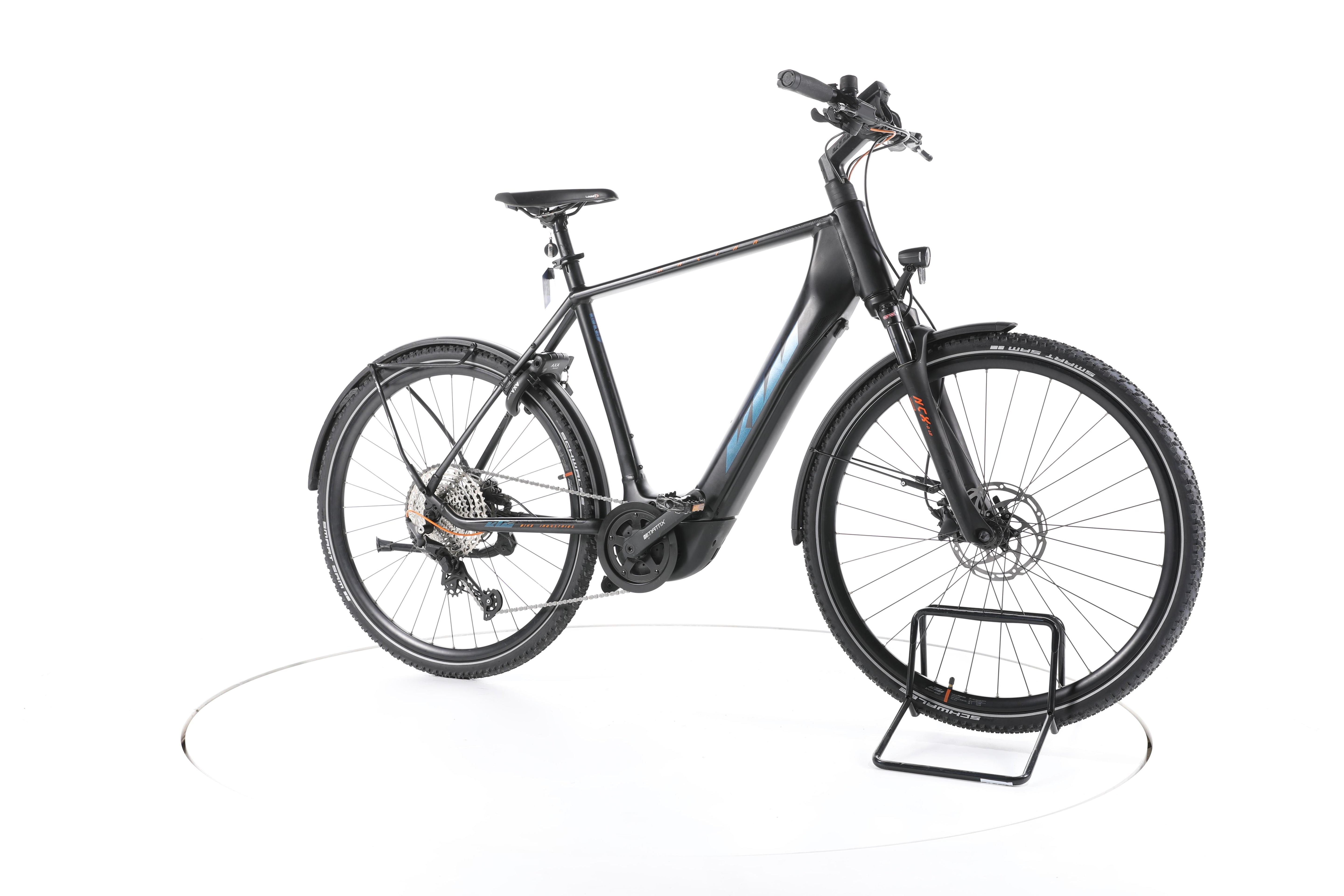 KTM Macina Cross LFC Trekking E-Bike - Image 2