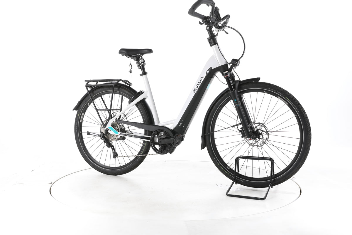 Pegasus Premio Evo Comfort Trekking E-Bike Tiefeinsteiger - Image 2
