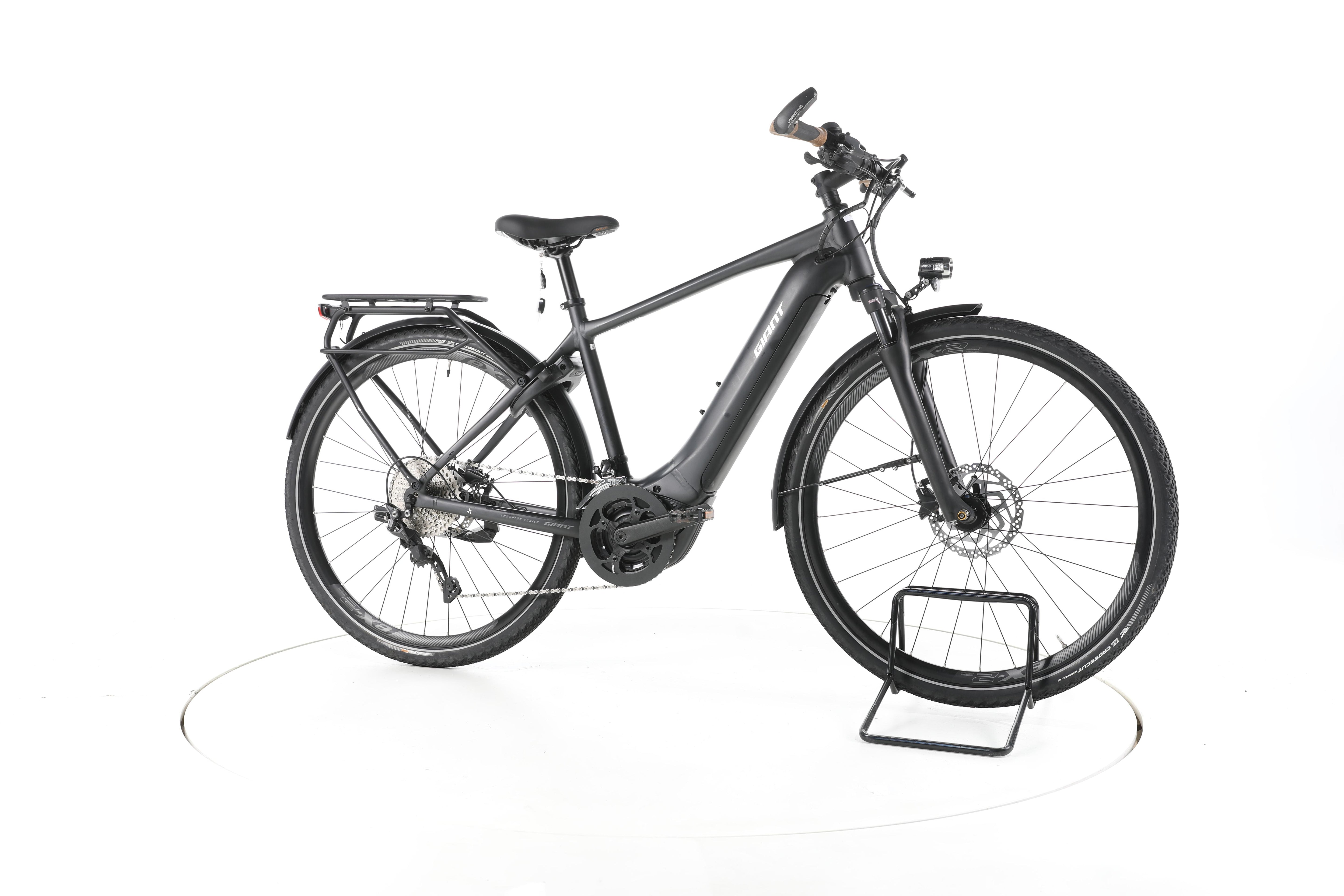 Giant Explore E+ 1 Trekking E-Bike - Image 2