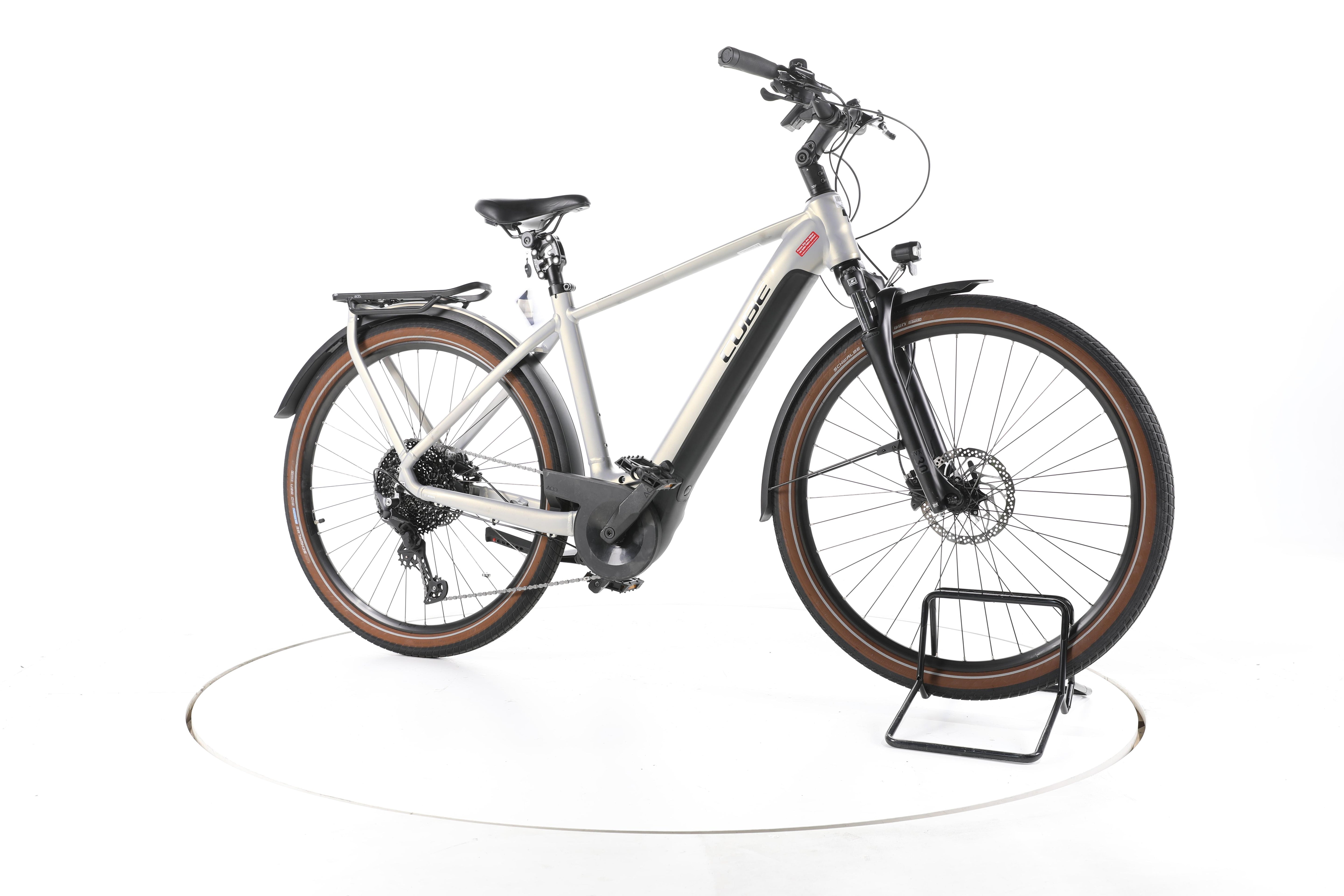 Cube Touring Hybrid Pro Trekking E-Bike - Image 2