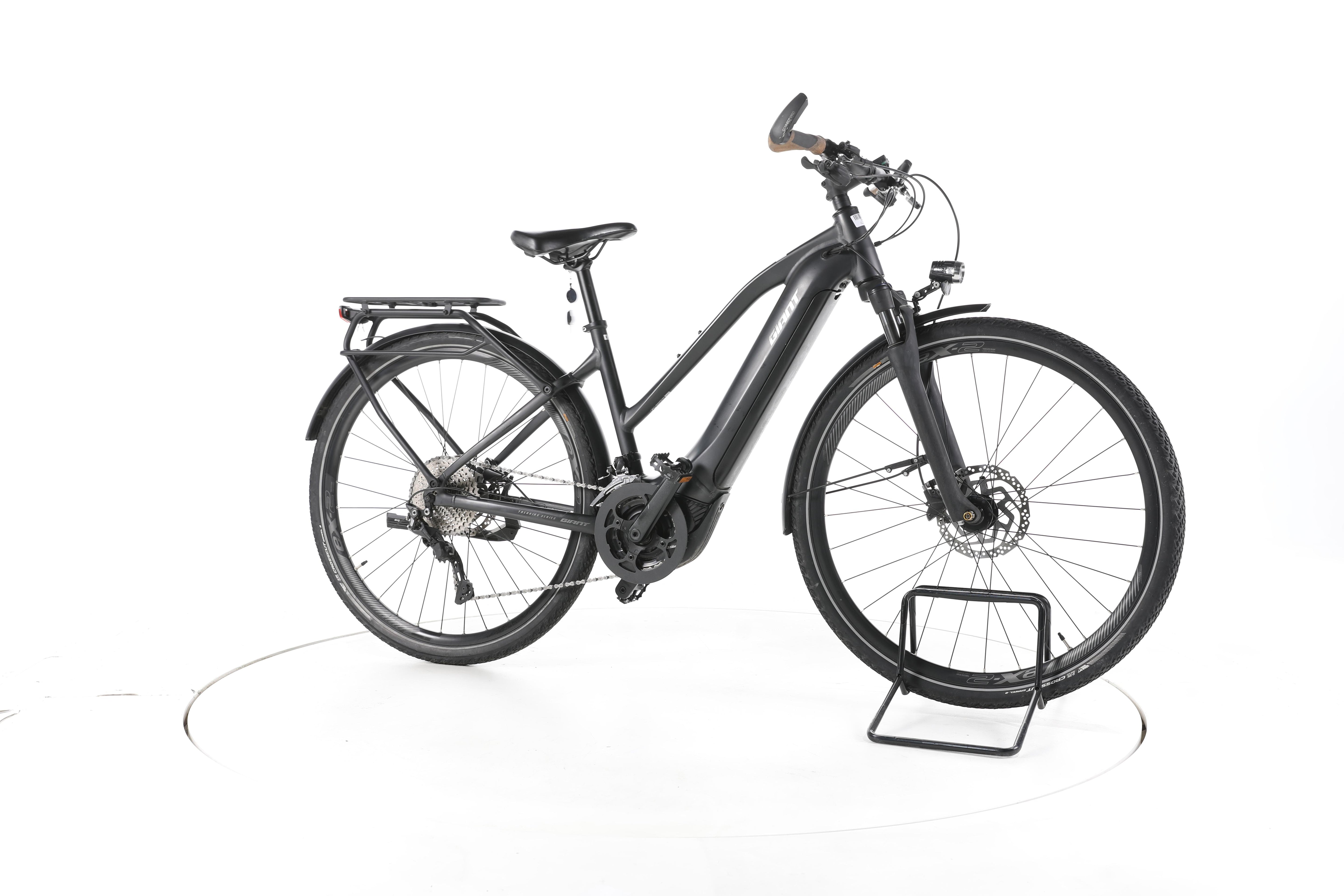 Giant Explore E+ 1 Trekking E-Bike - Image 2
