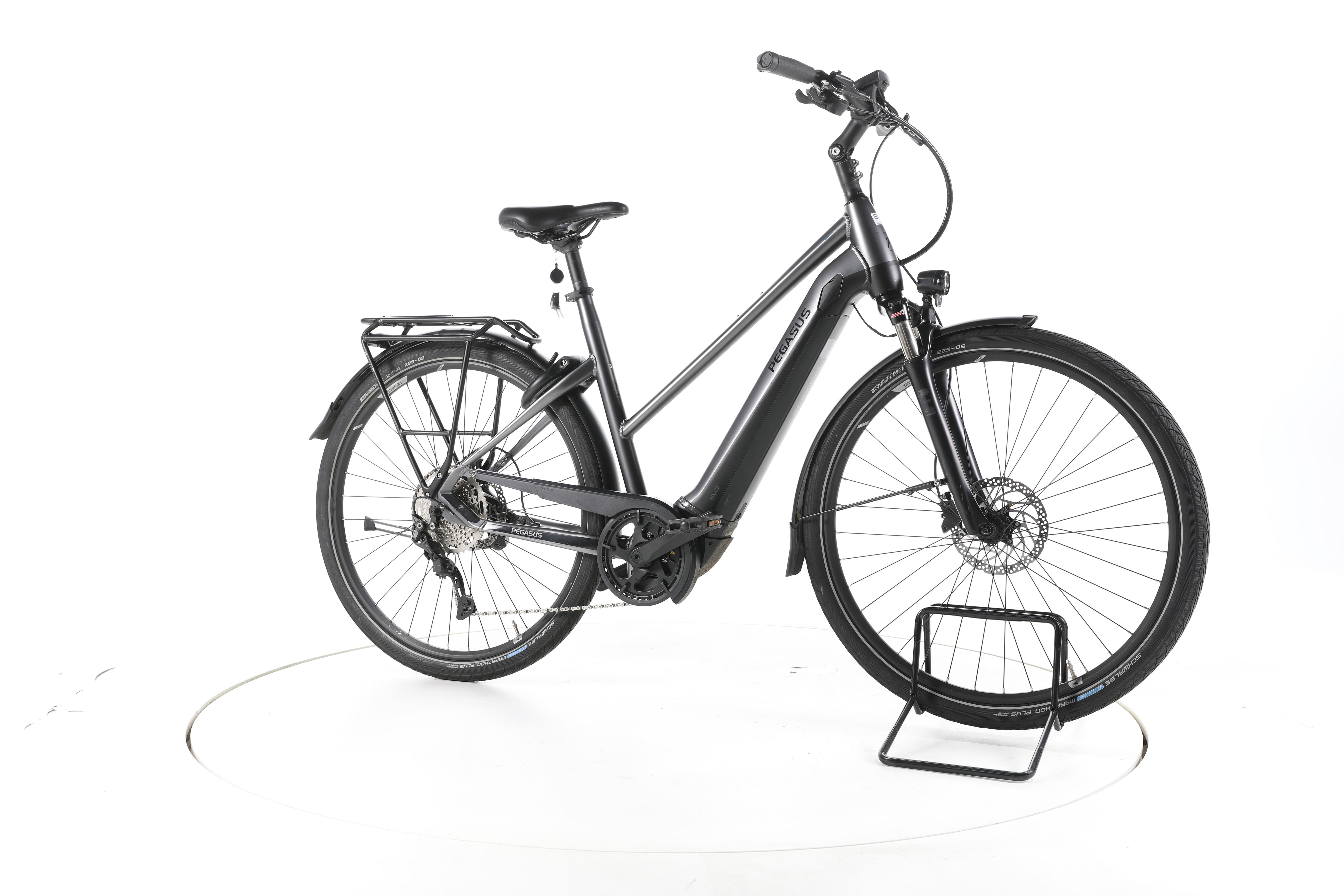 Pegasus Premio EVO 10 Lite Trekking E-Bike Tiefeinsteiger - Image 2