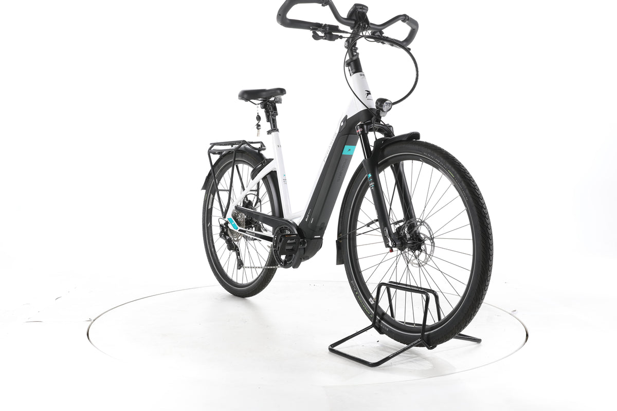 Pegasus Premio Evo Comfort Trekking E-Bike Tiefeinsteiger - Image 3