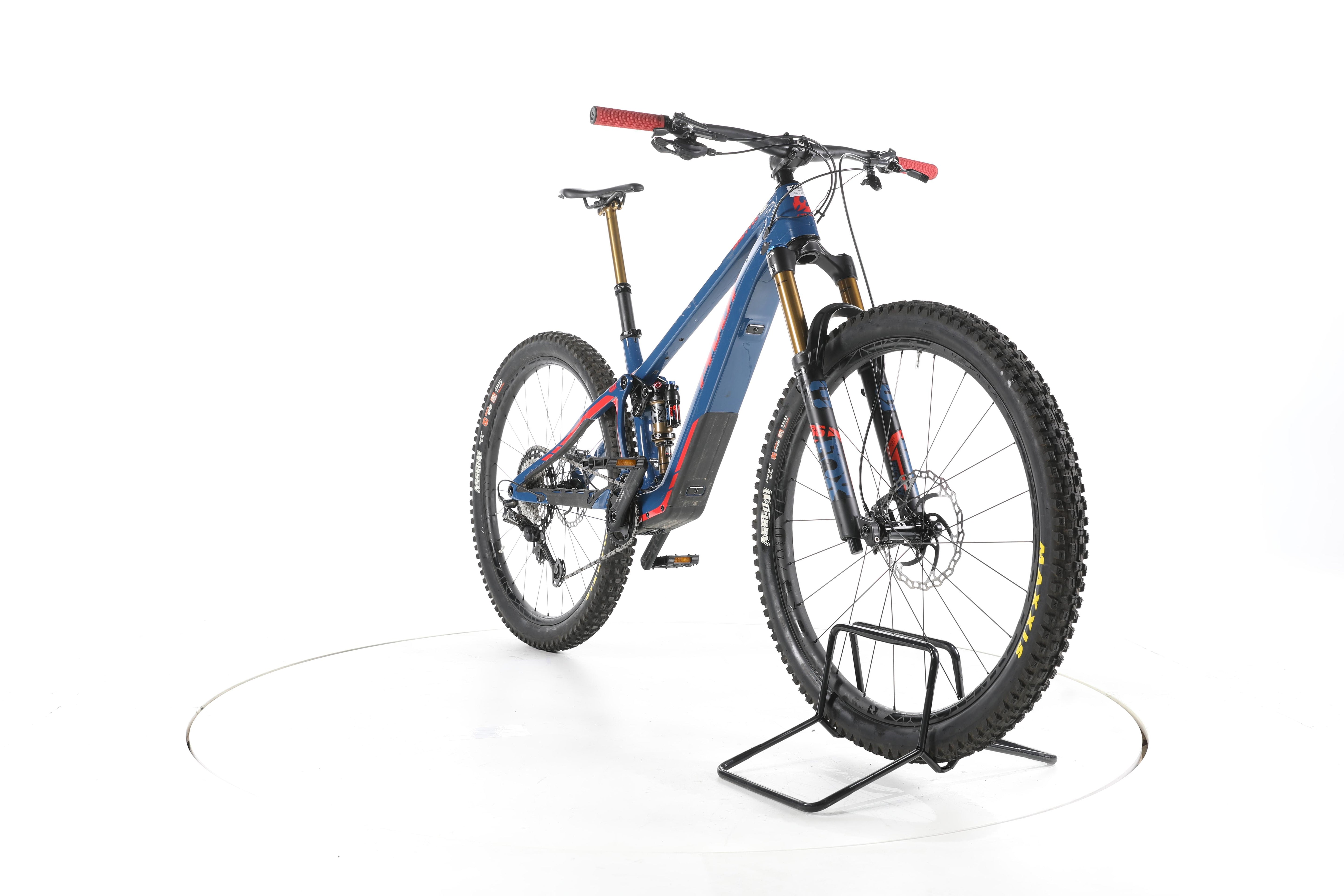 Pivot Cycles Shuttle SL Team XTR Fully E-Bike Carbon - Image 3